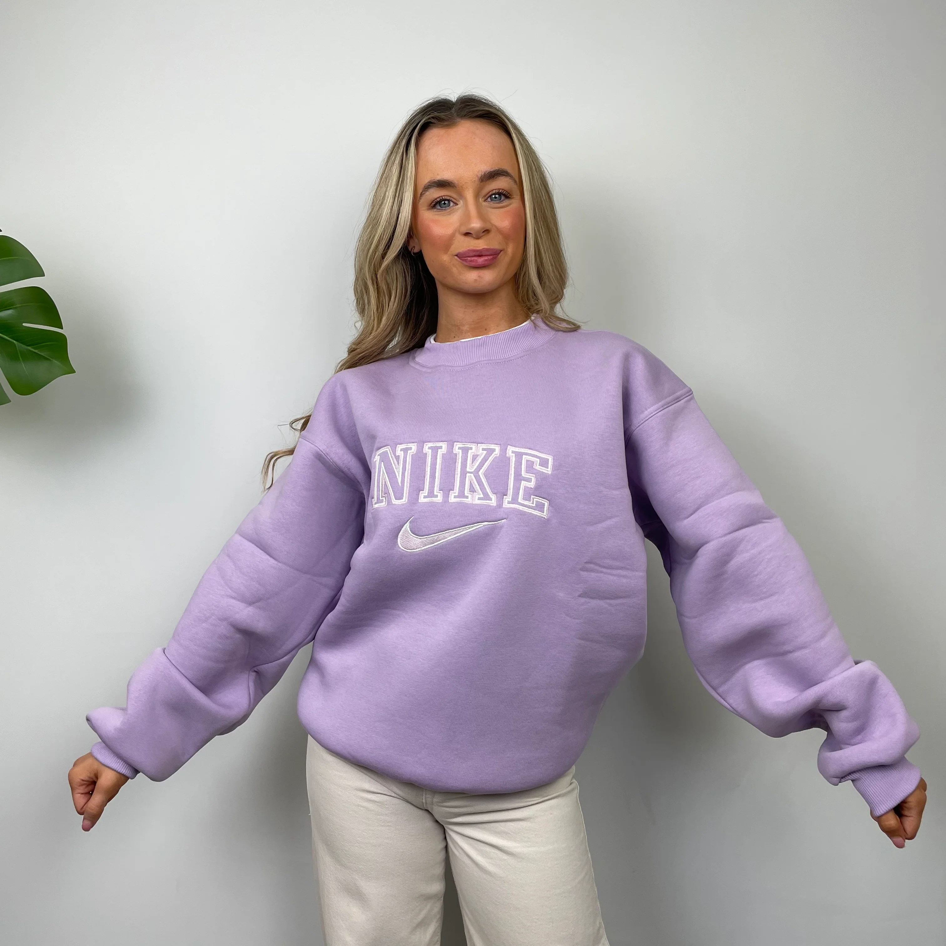 Nike Lilac Embroidered Spell Out Sweatshirt (S) - Image 7