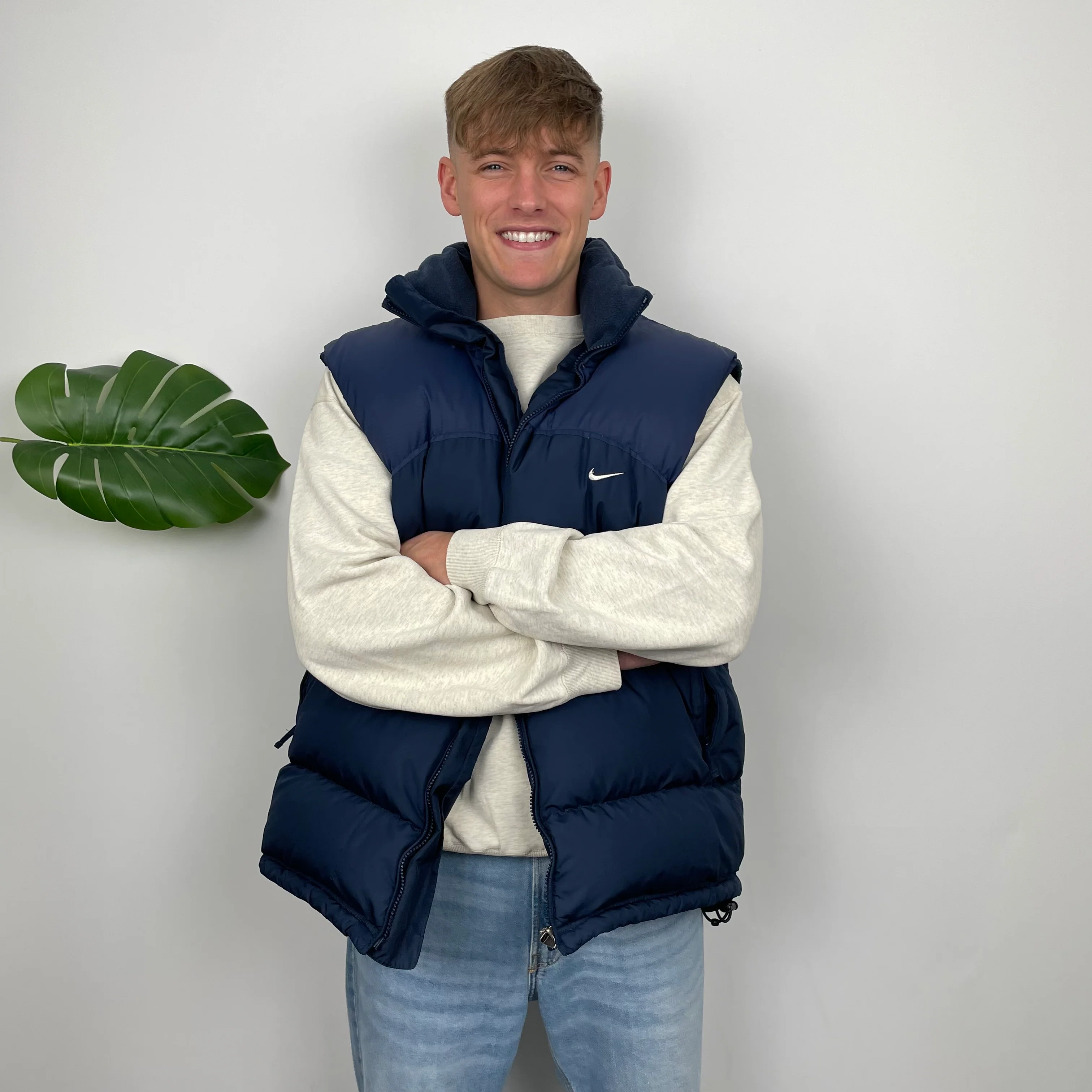 Nike Navy Embroidered Swoosh Puffer Gilet (XL) - Image 9