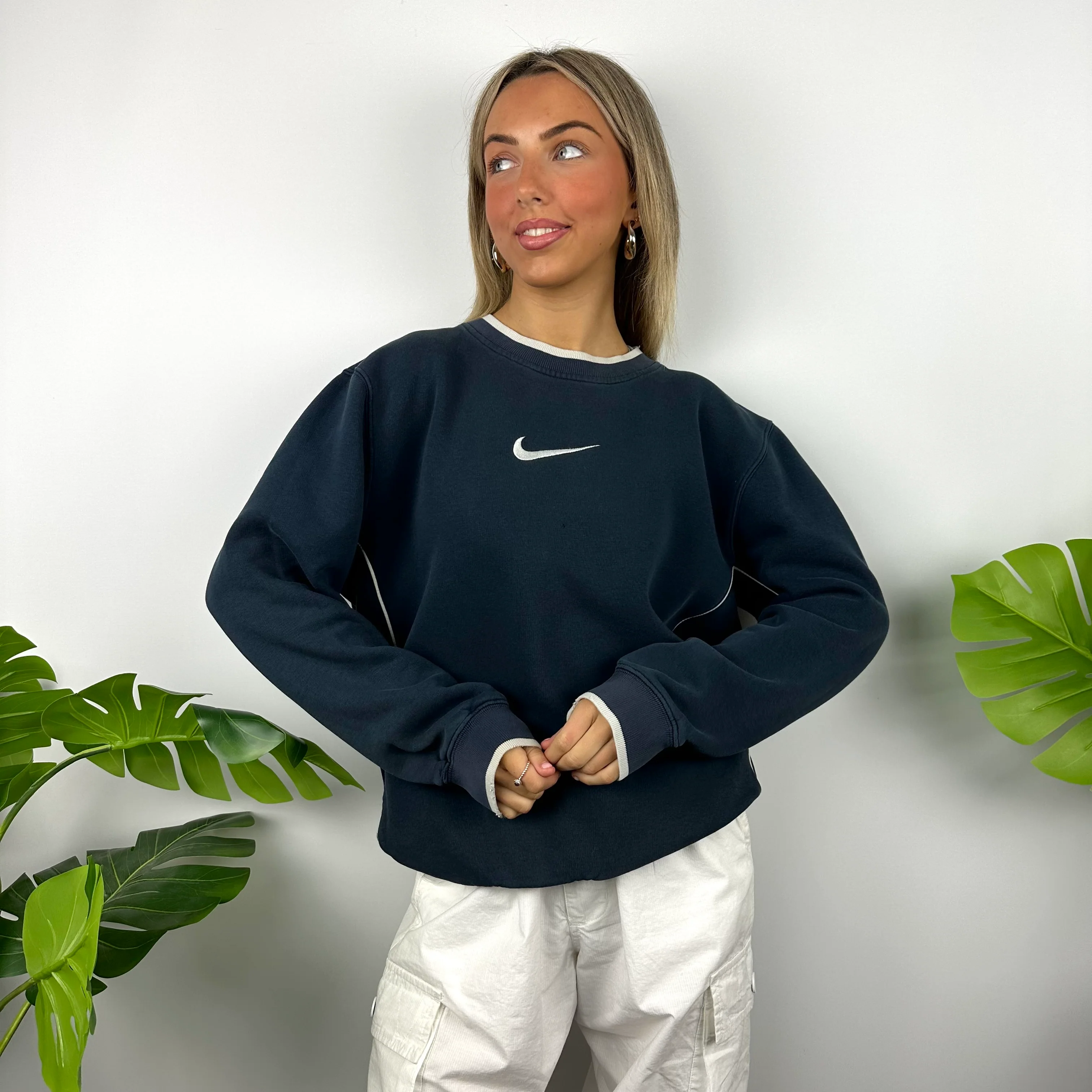 Nike Navy Embroidered Swoosh Sweatshirt (M) - Image 3