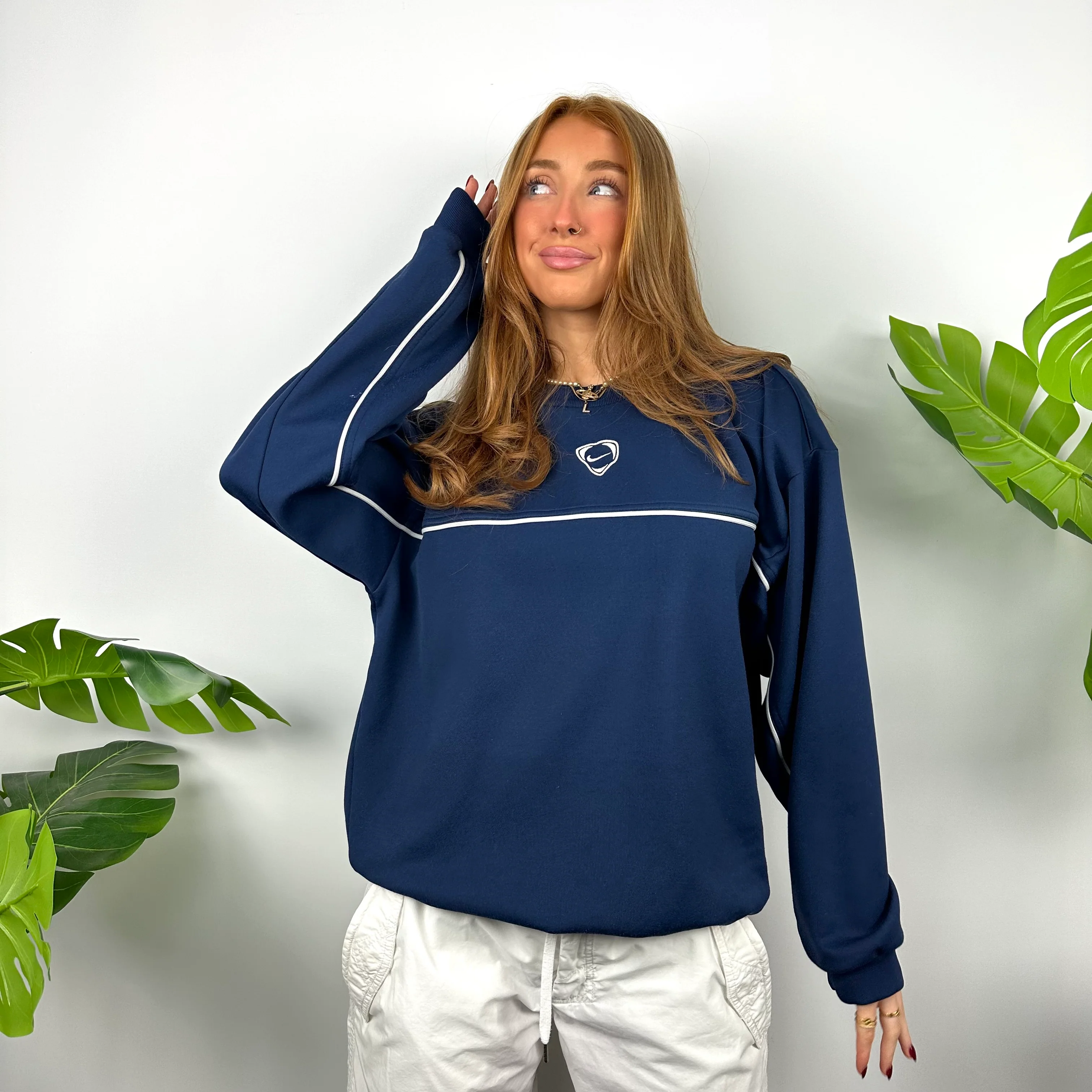 Nike Navy Embroidered Swoosh Sweatshirt (M) - Image 3