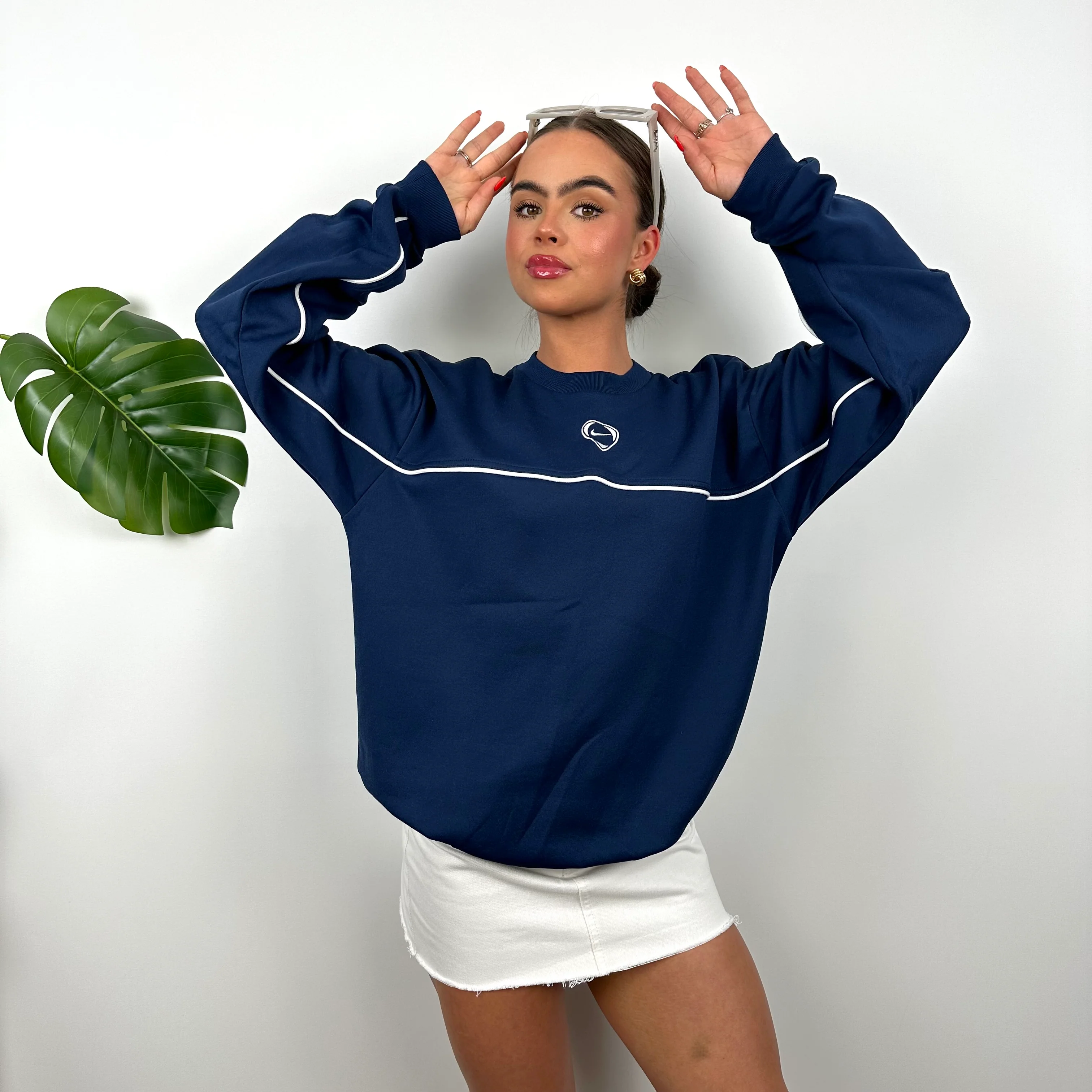 Nike Navy Embroidered Swoosh Sweatshirt (M) - Image 2