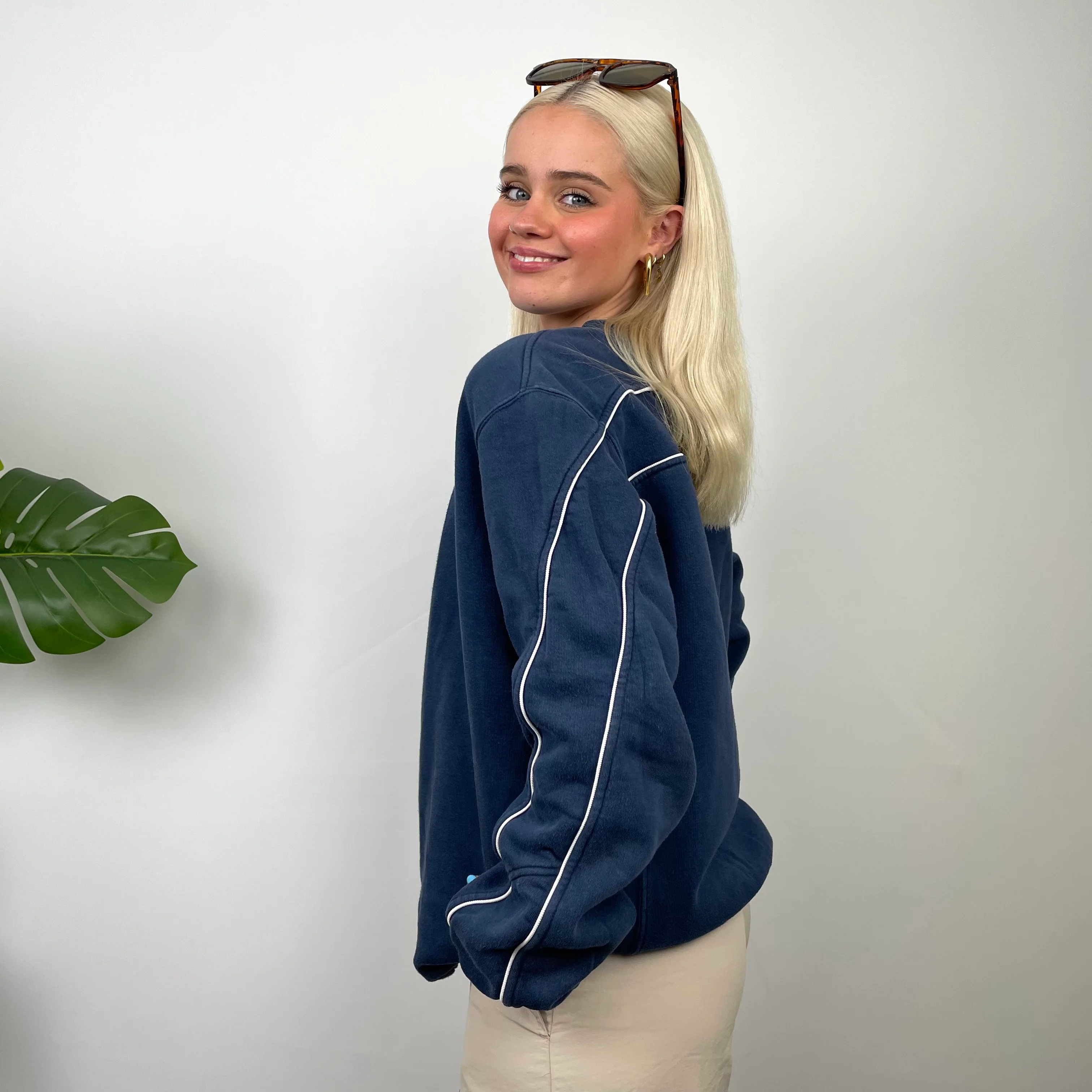 Nike Navy Embroidered Swoosh Sweatshirt (M) - Image 6