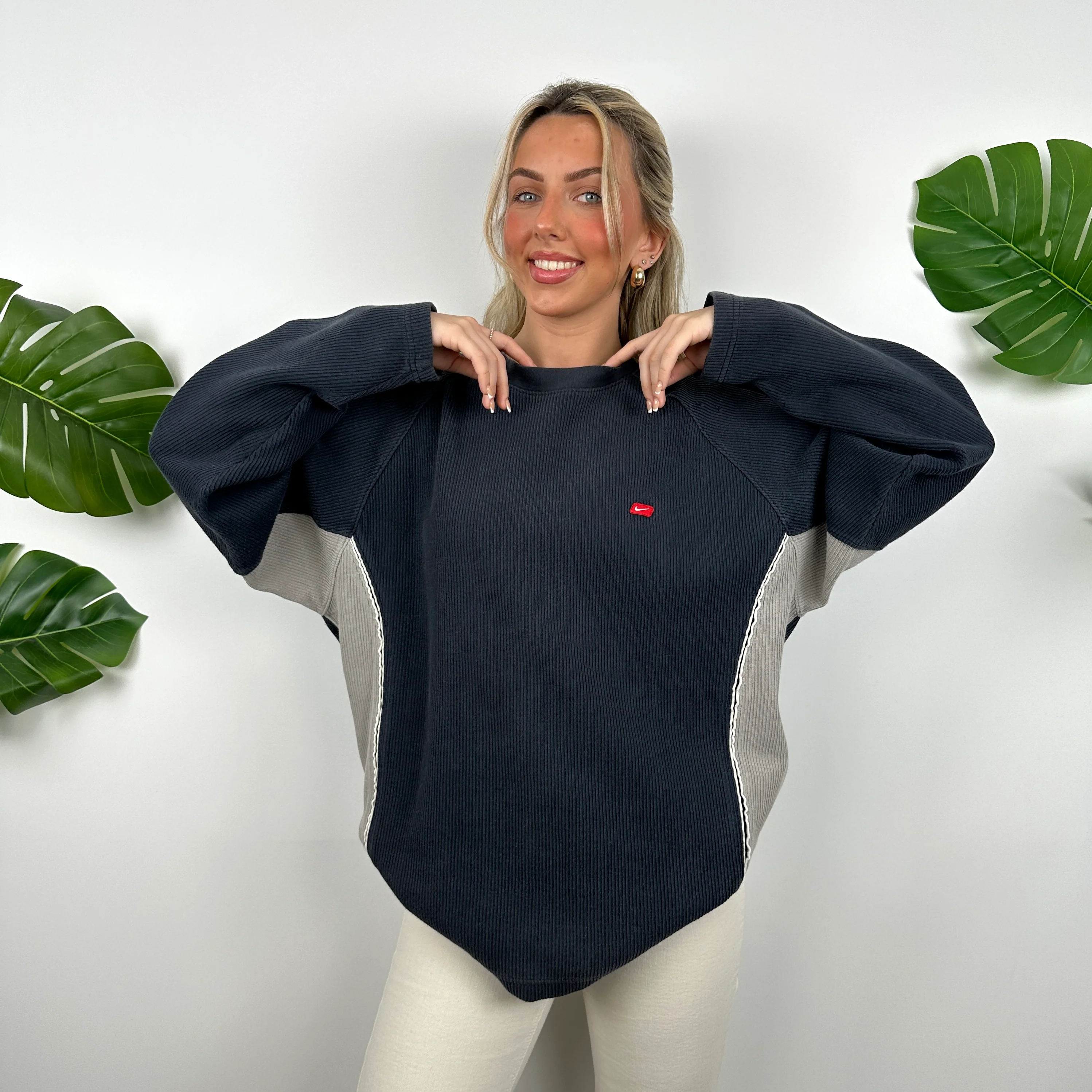 Nike Navy Embroidered Swoosh Sweatshirt (L) - Image 3
