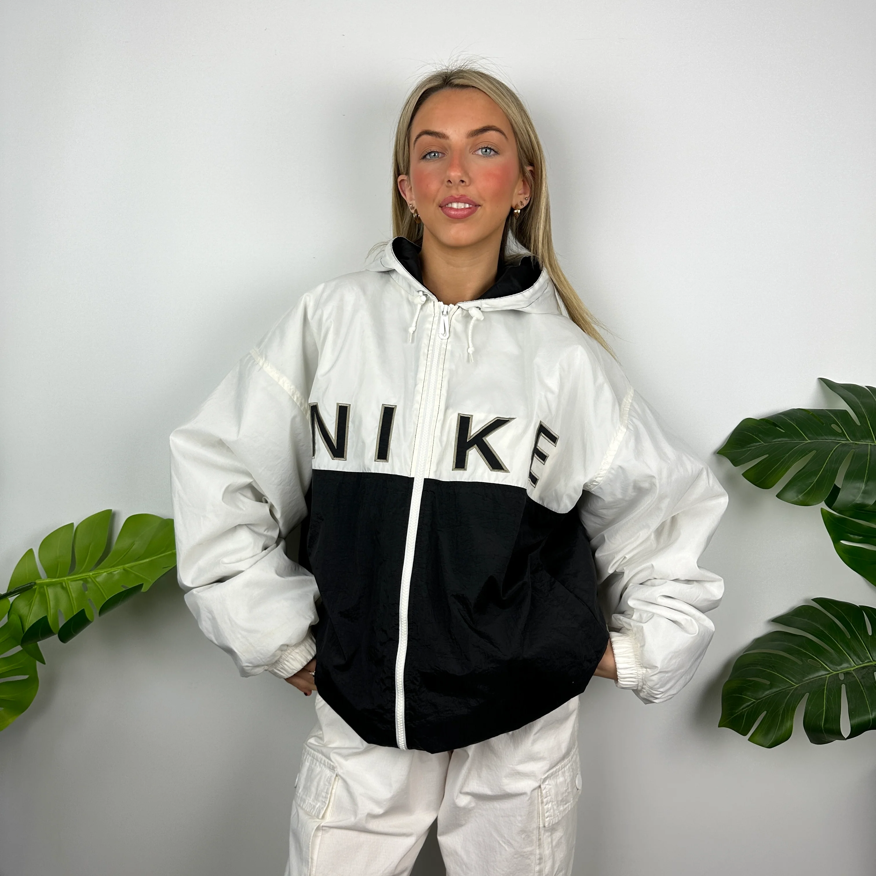 Nike RARE Black & White Embroidered Spell Out Padded Jacket (XXL) - Image 2