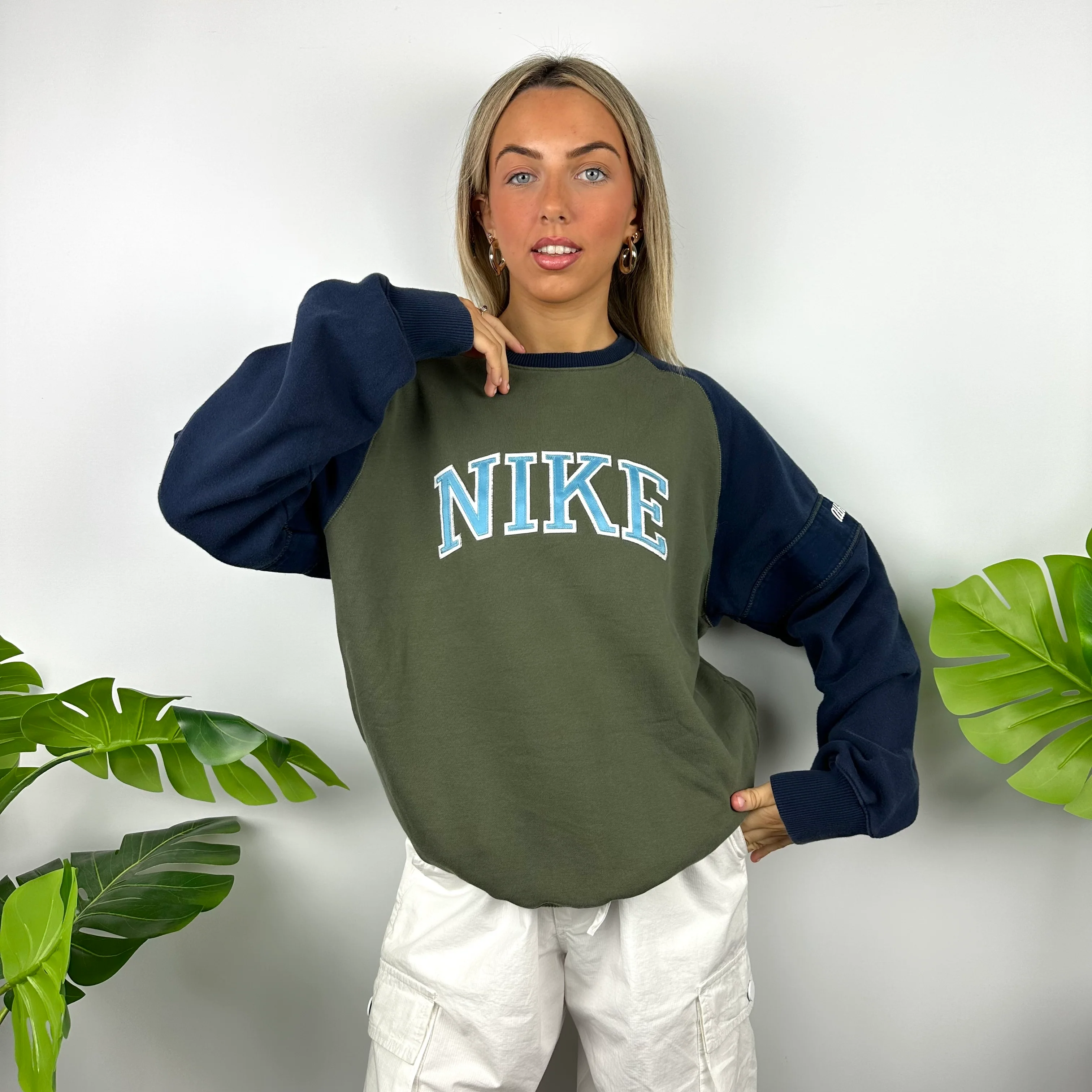 Nike RARE Green Embroidered Spell Out Sweatshirt (M) - Image 3