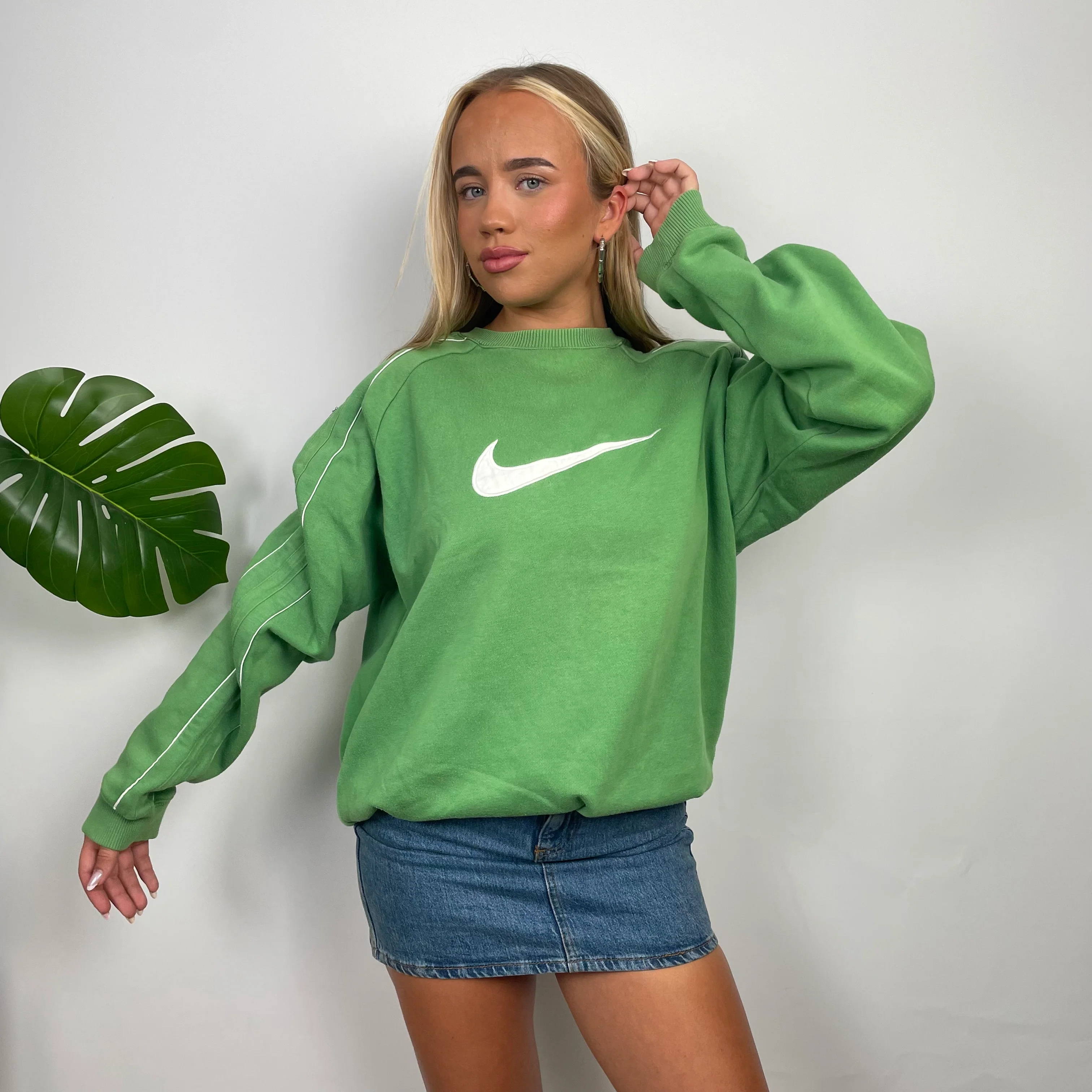 Nike RARE Green Embroidered Swoosh Sweatshirt (M) - Image 3