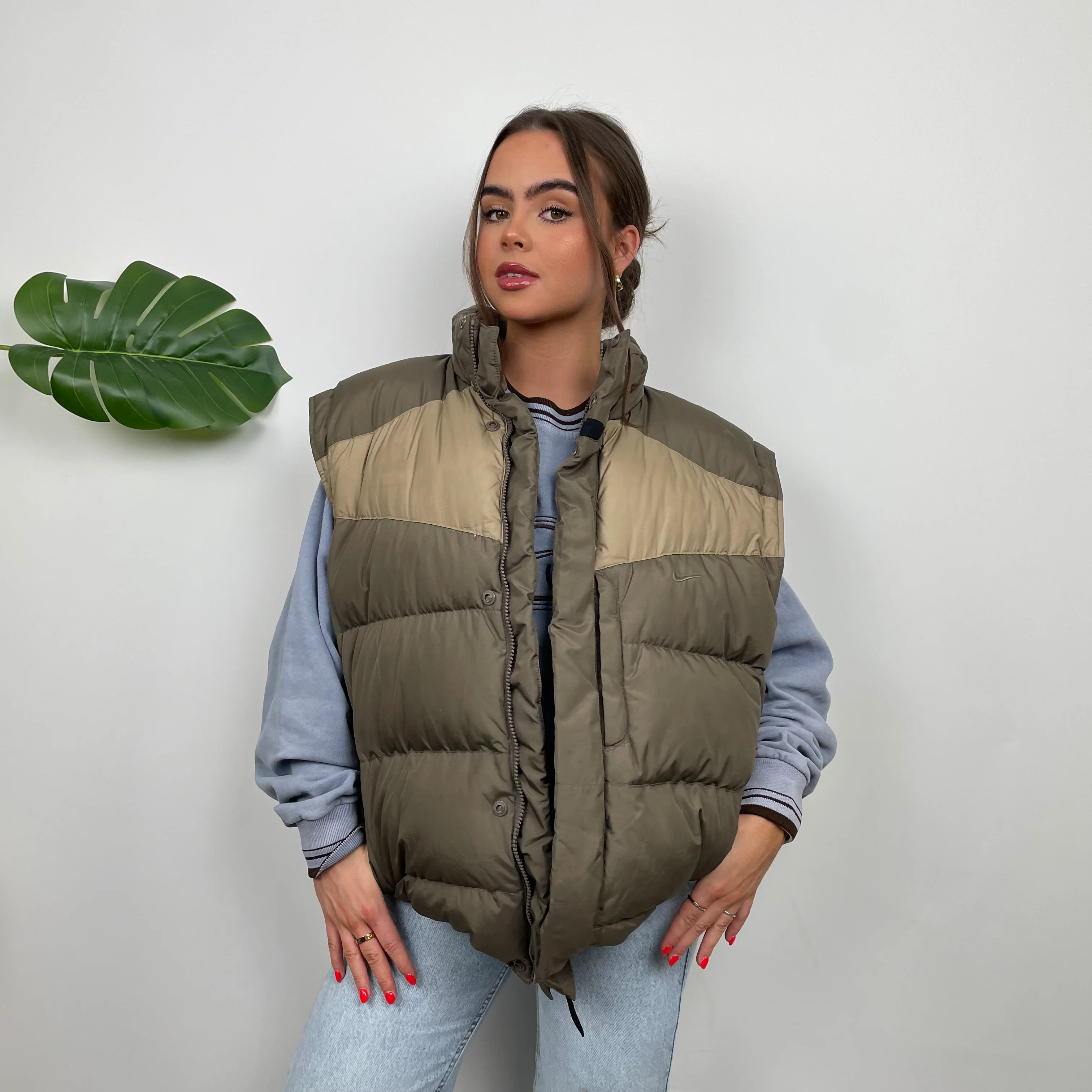 Nike RARE Khaki Embroidered Swoosh Puffer Gilet (M) - Image 3