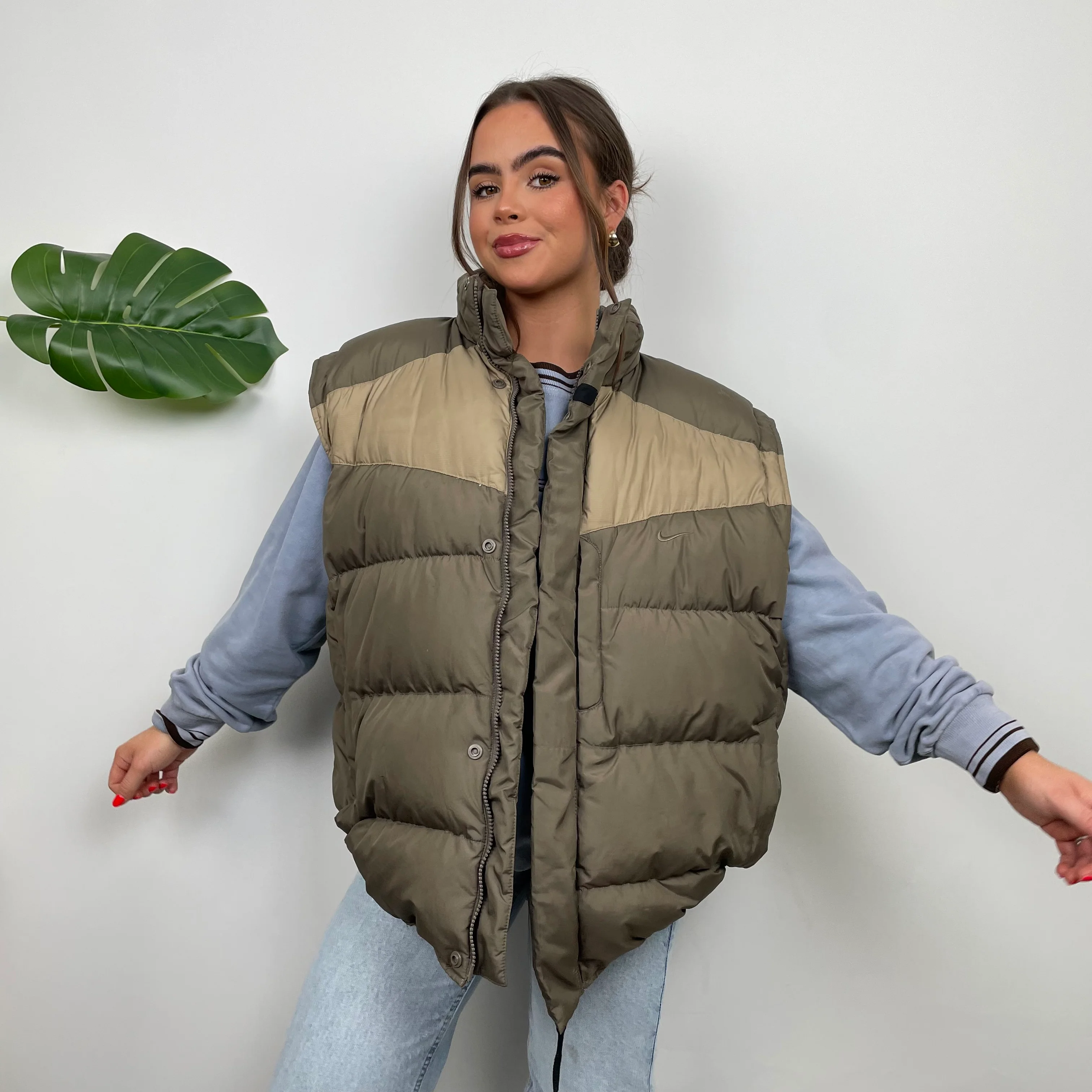 Nike RARE Khaki Embroidered Swoosh Puffer Gilet (M) - Image 7