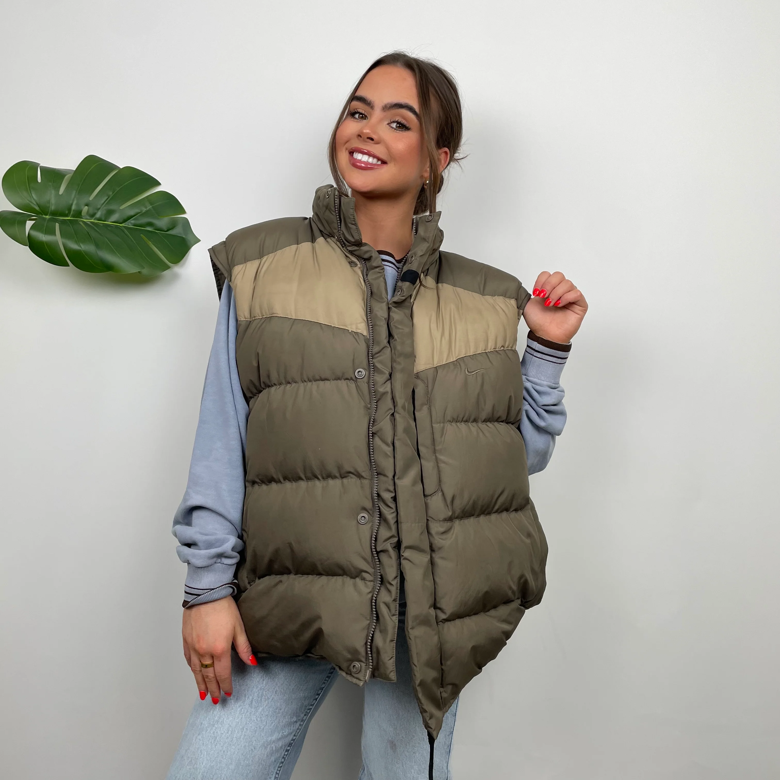 Nike RARE Khaki Embroidered Swoosh Puffer Gilet (M) - Image 8