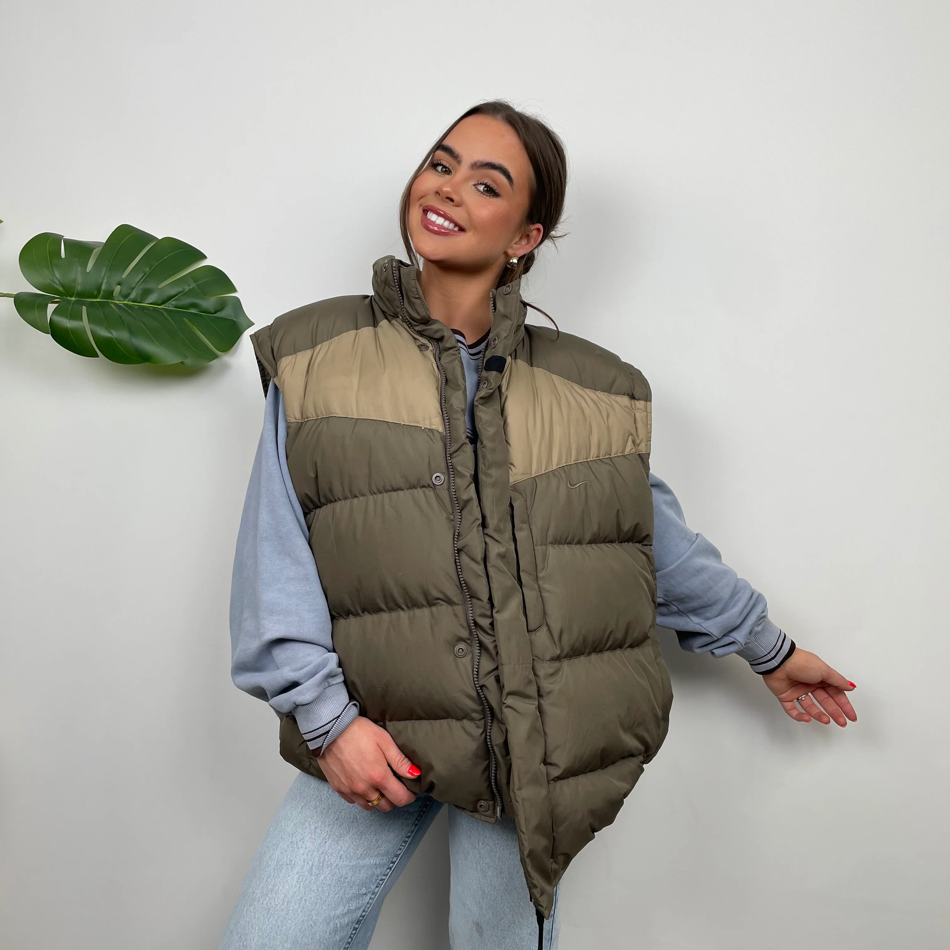 Nike RARE Khaki Embroidered Swoosh Puffer Gilet (M) - Image 9