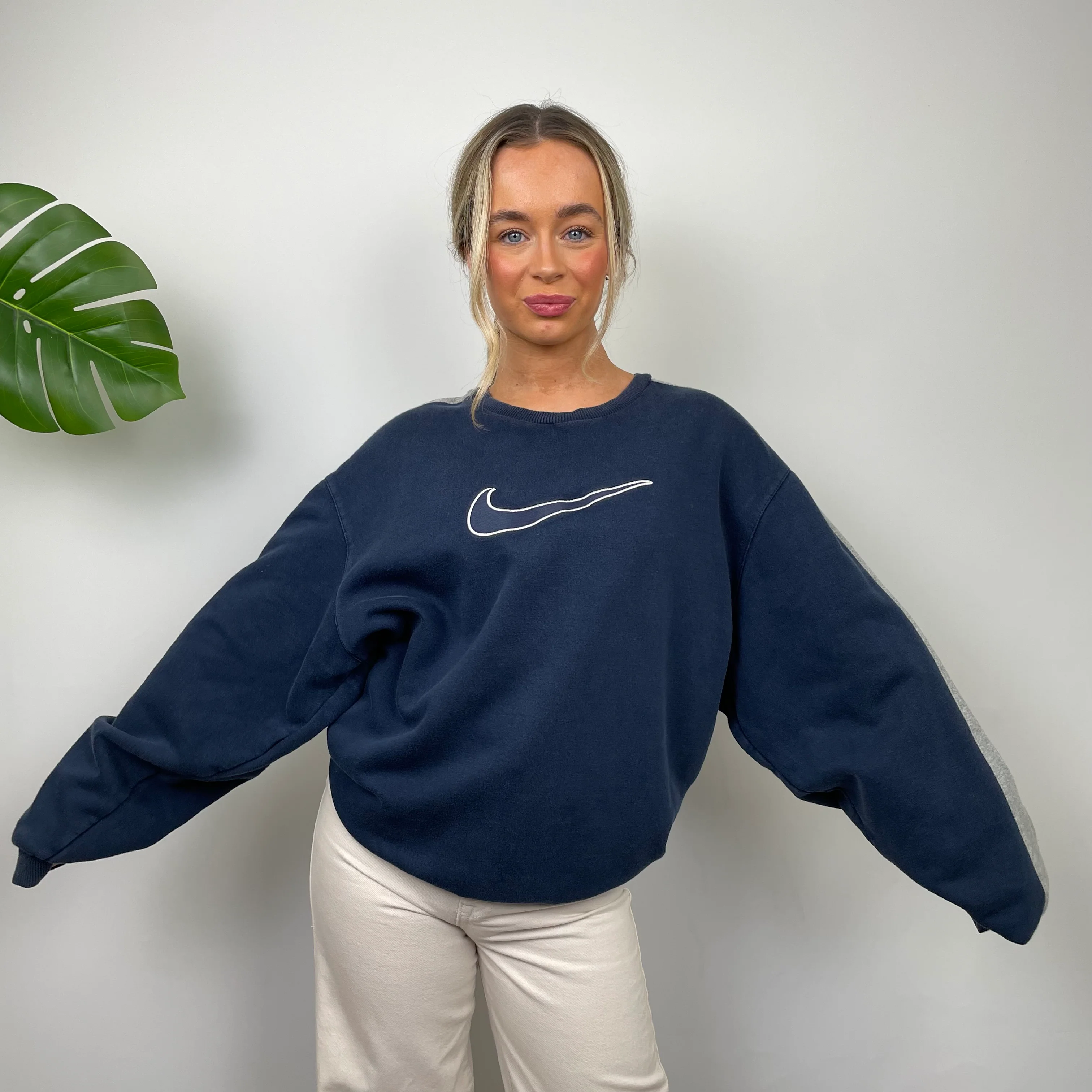 Nike RARE Navy Embroidered Swoosh Sweatshirt (M) - Image 6
