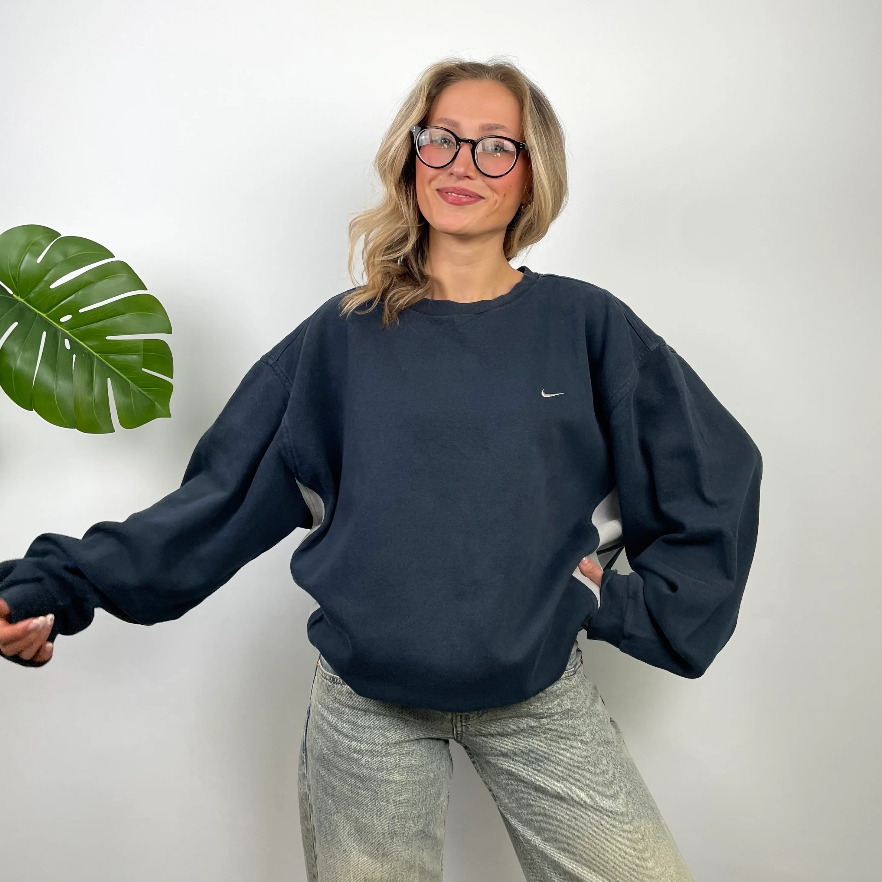 Nike RARE Navy Embroidered Swoosh Sweatshirt (L)