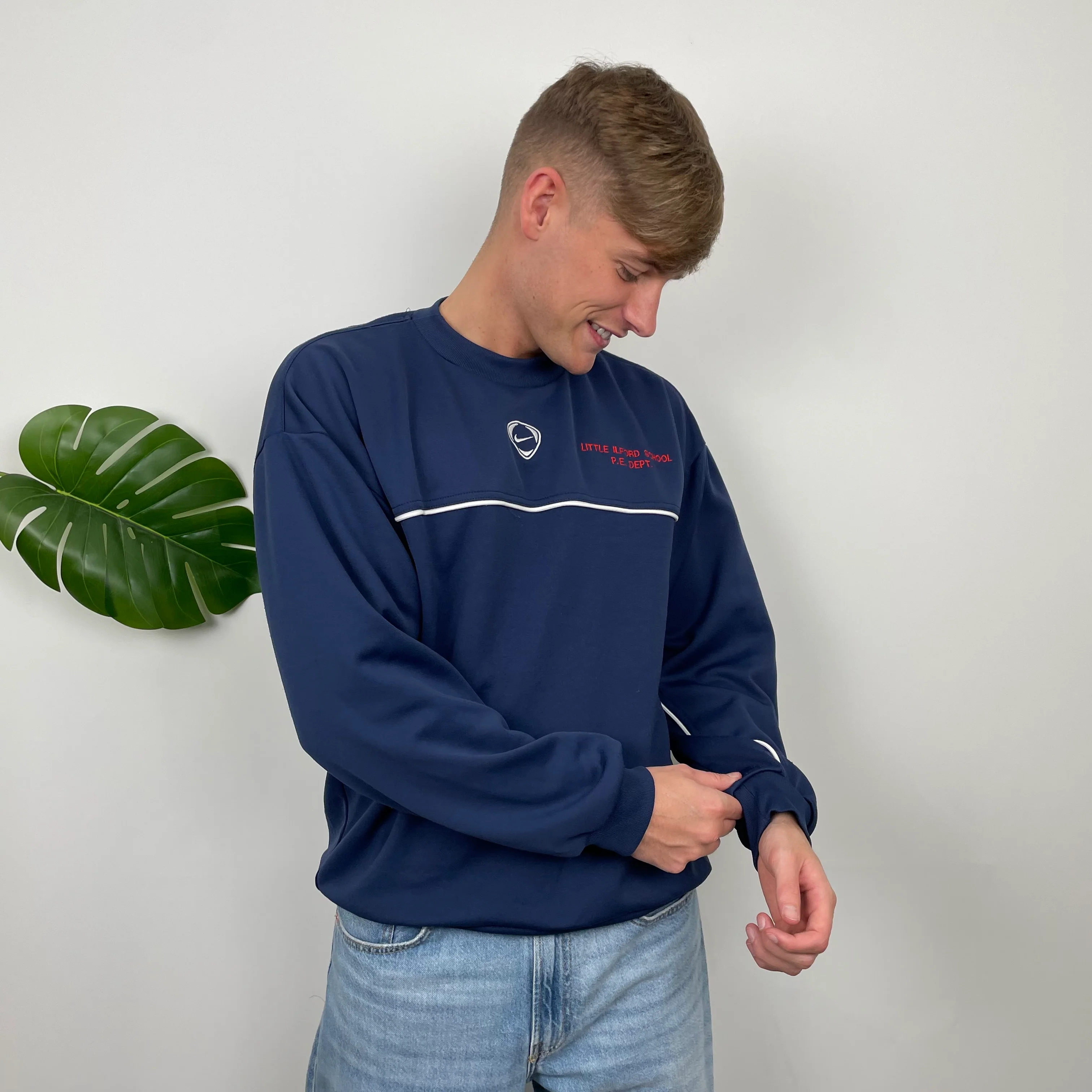 Nike RARE Navy Embroidered Swoosh Sweatshirt (M) - Image 3