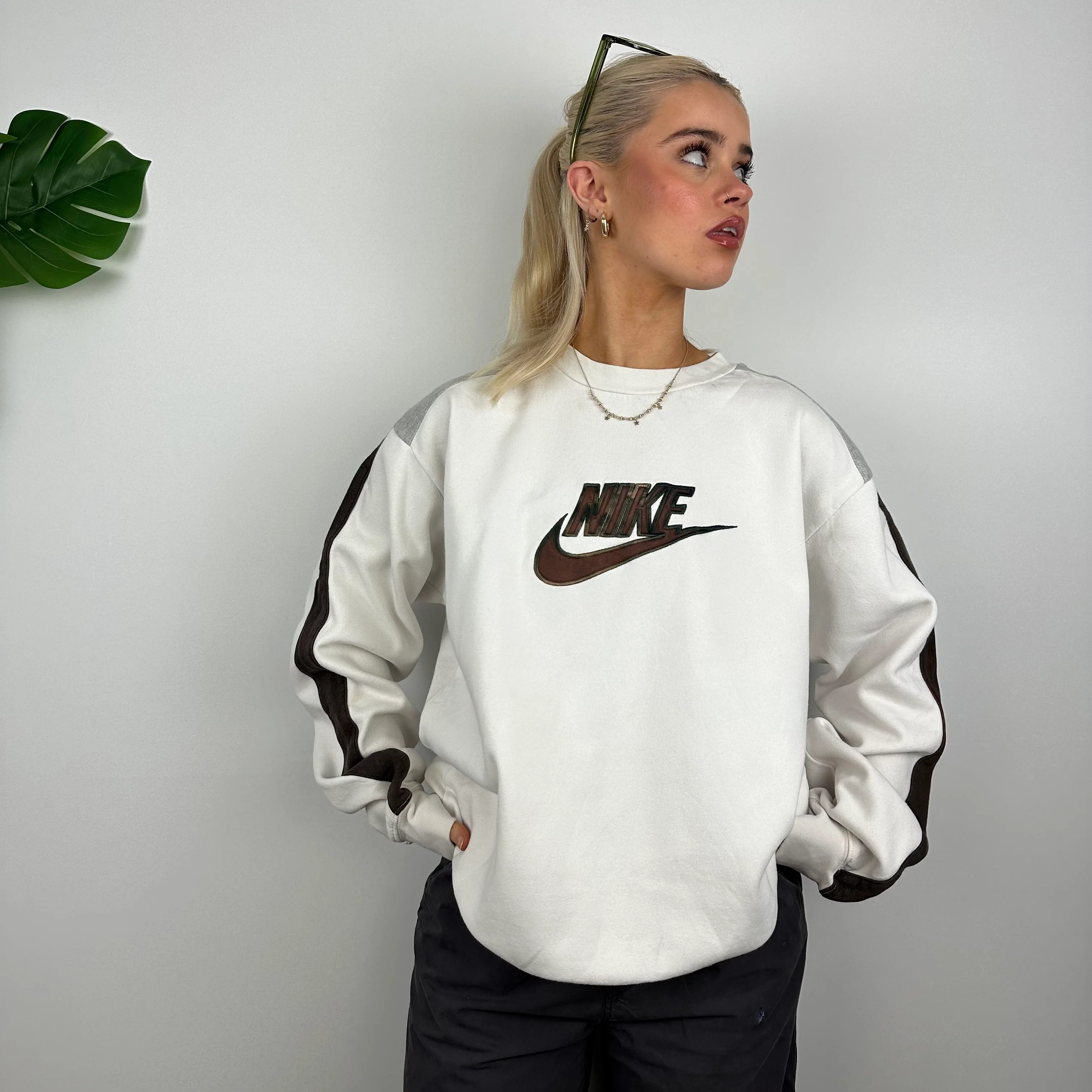 Nike RARE White Embroidered Spell Out Sweatshirt (M) - Image 5
