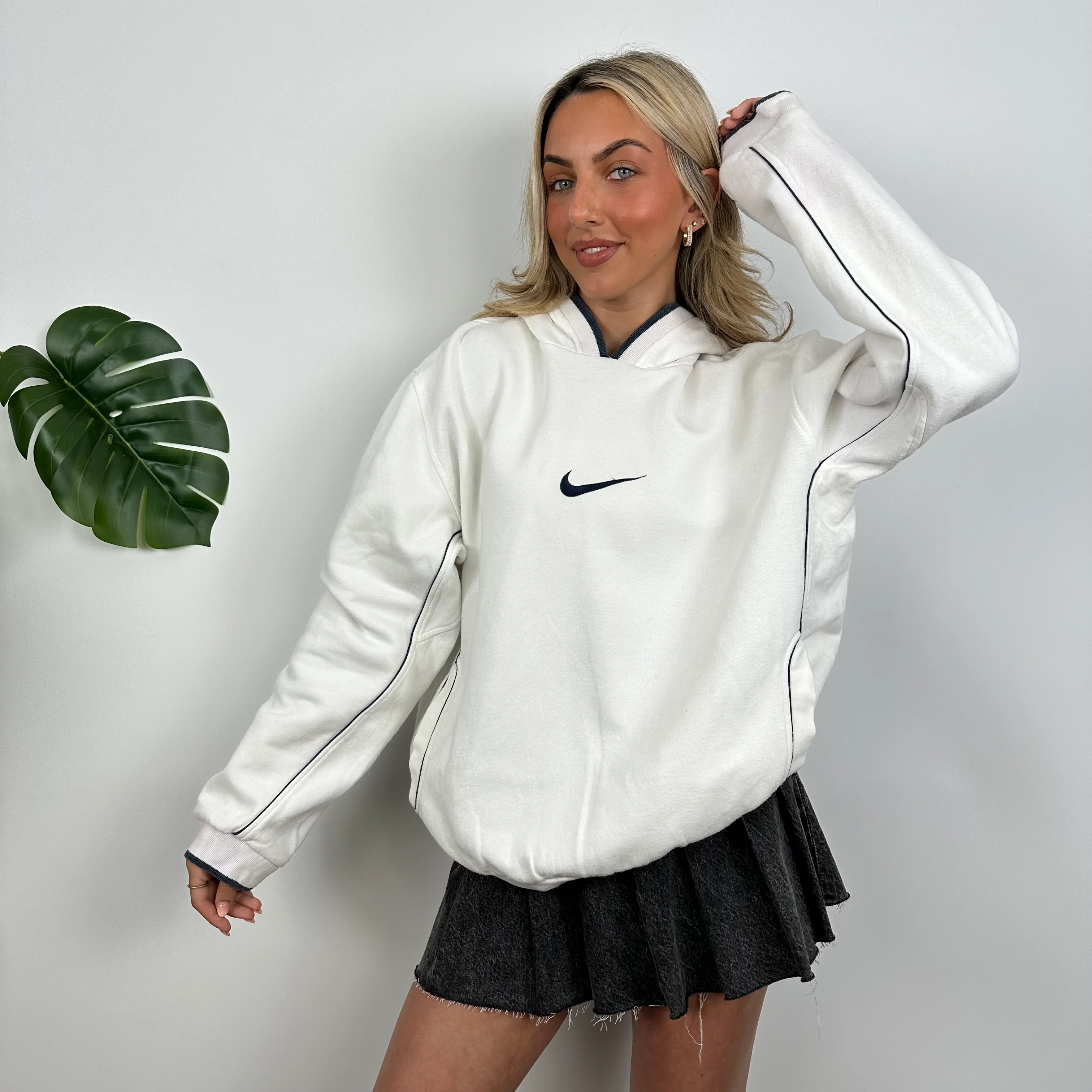 Nike RARE White Embroidered Swoosh Hoodie (L) - Image 7