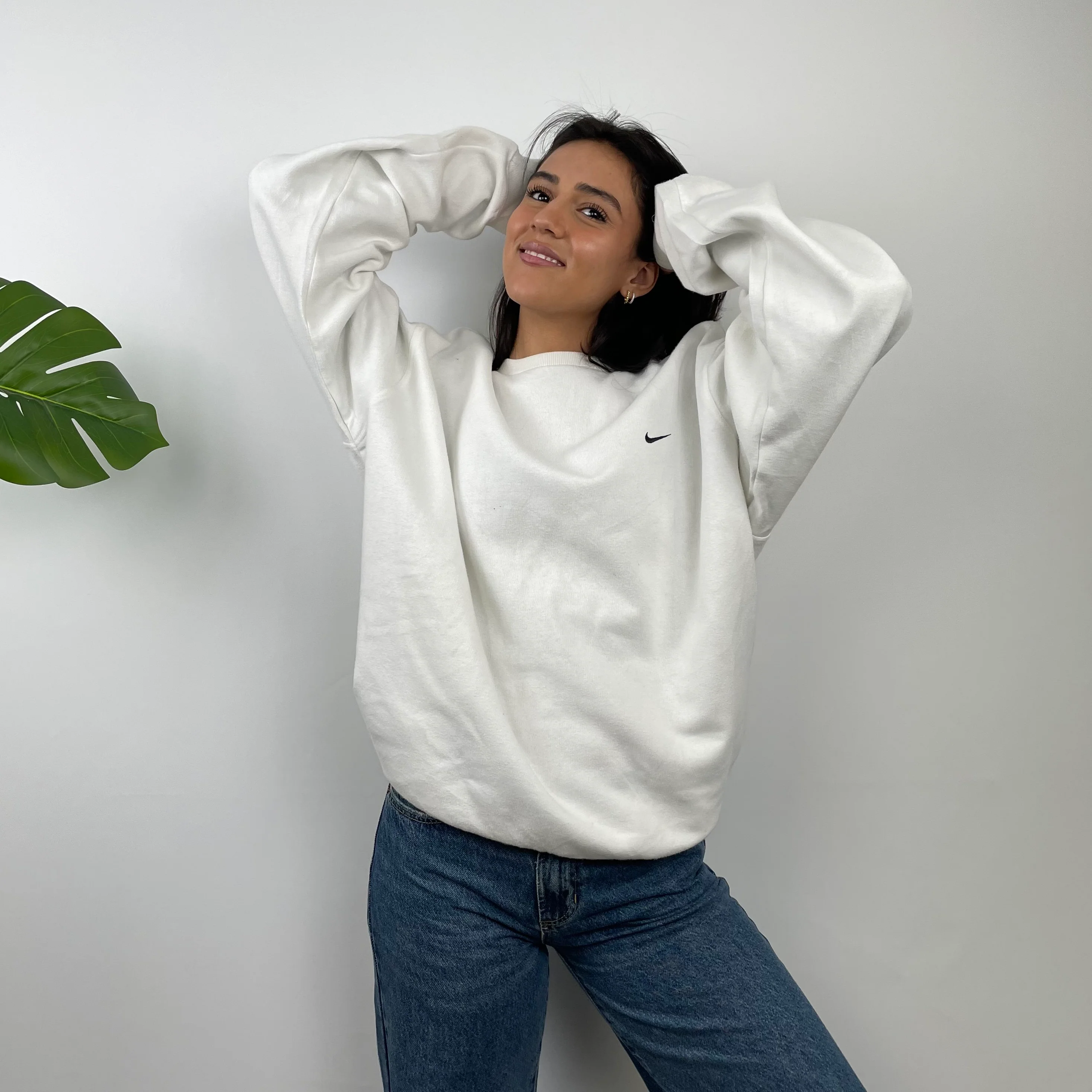 Nike RARE White Embroidered Swoosh Sweatshirt (L)