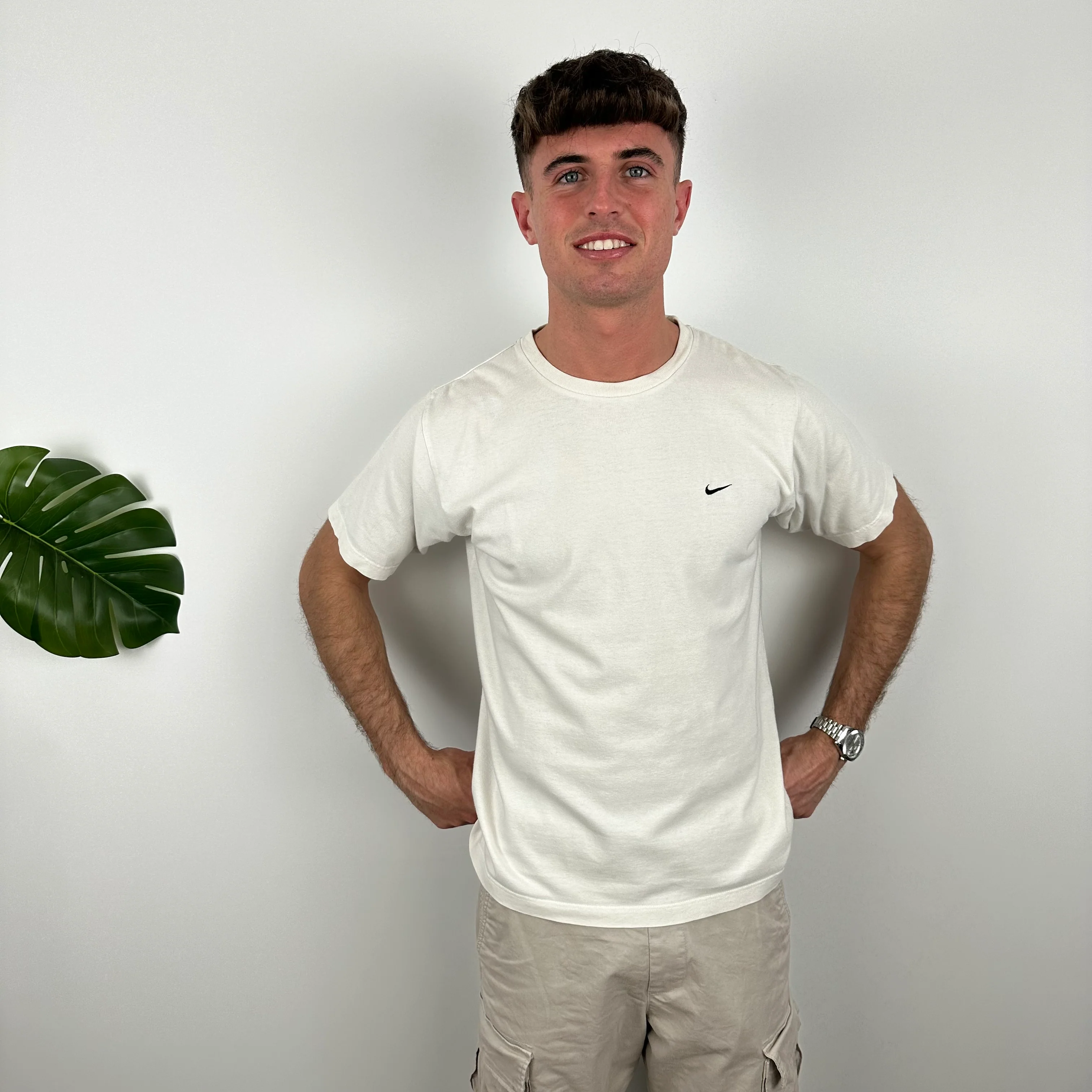 Nike RARE White Embroidered Swoosh T Shirt (M) - Image 2