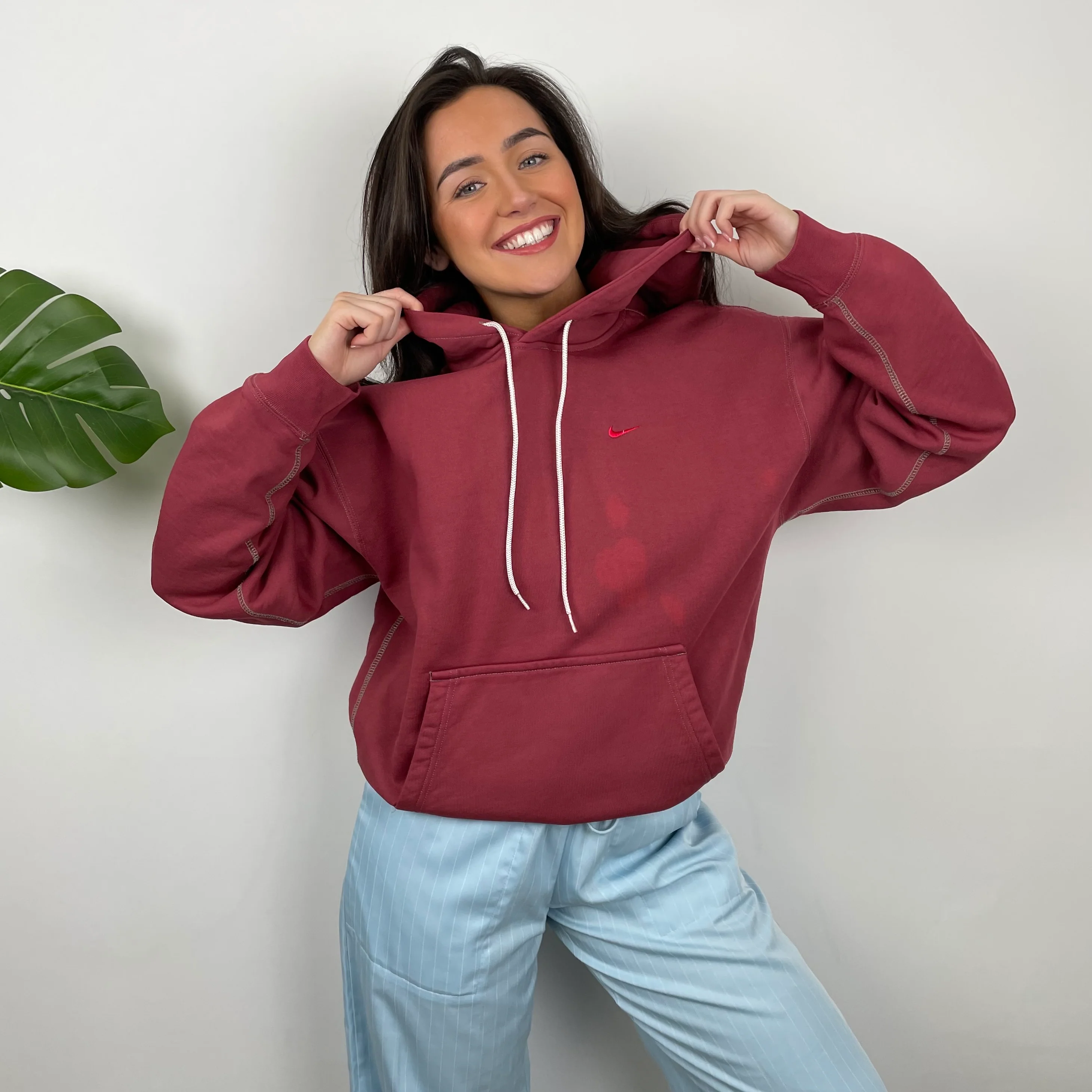 Nike Red Embroidered Swoosh Hoodie (M) - Image 3