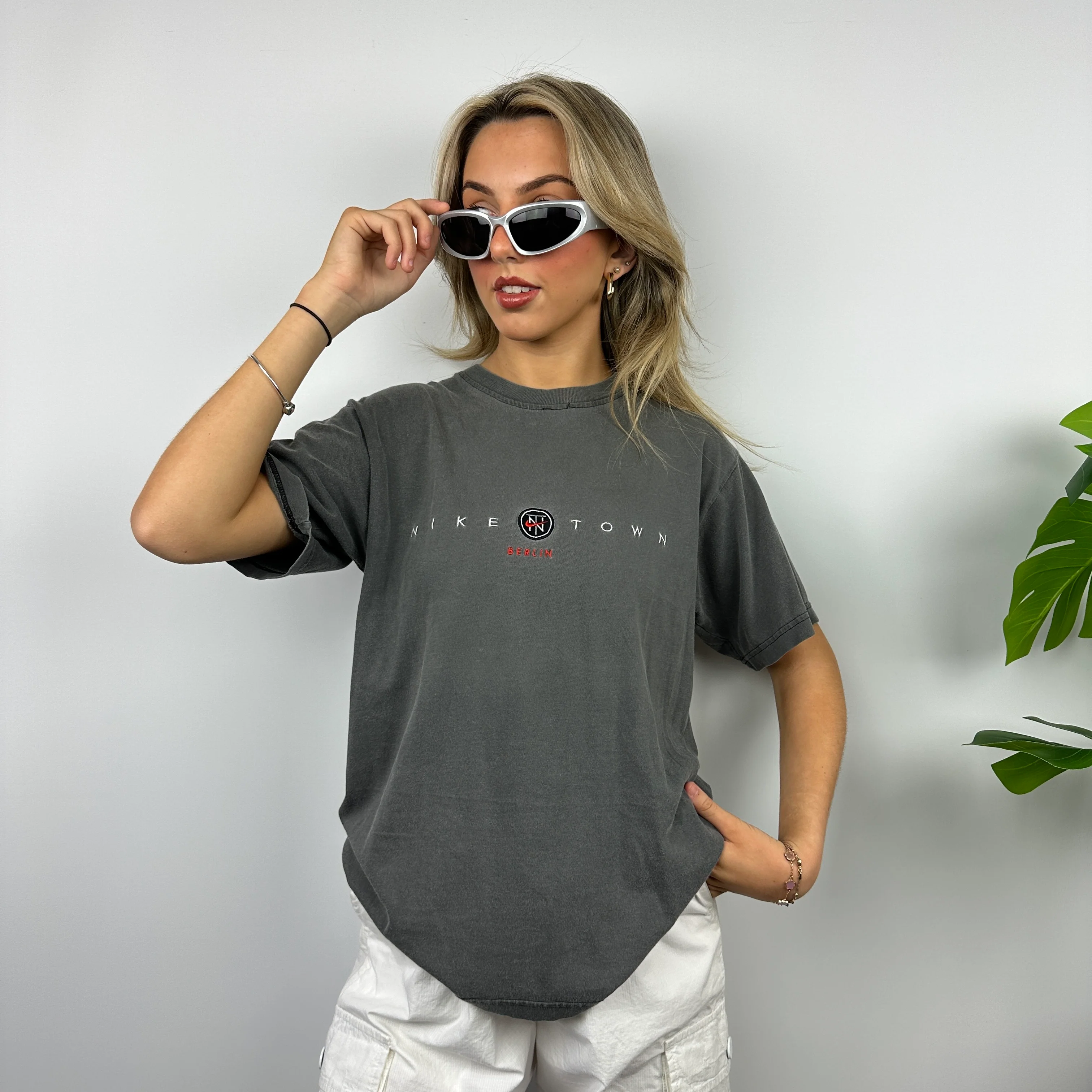 Nike Town Berlin Grey Embroidered Spell Out T Shirt (S) - Image 3
