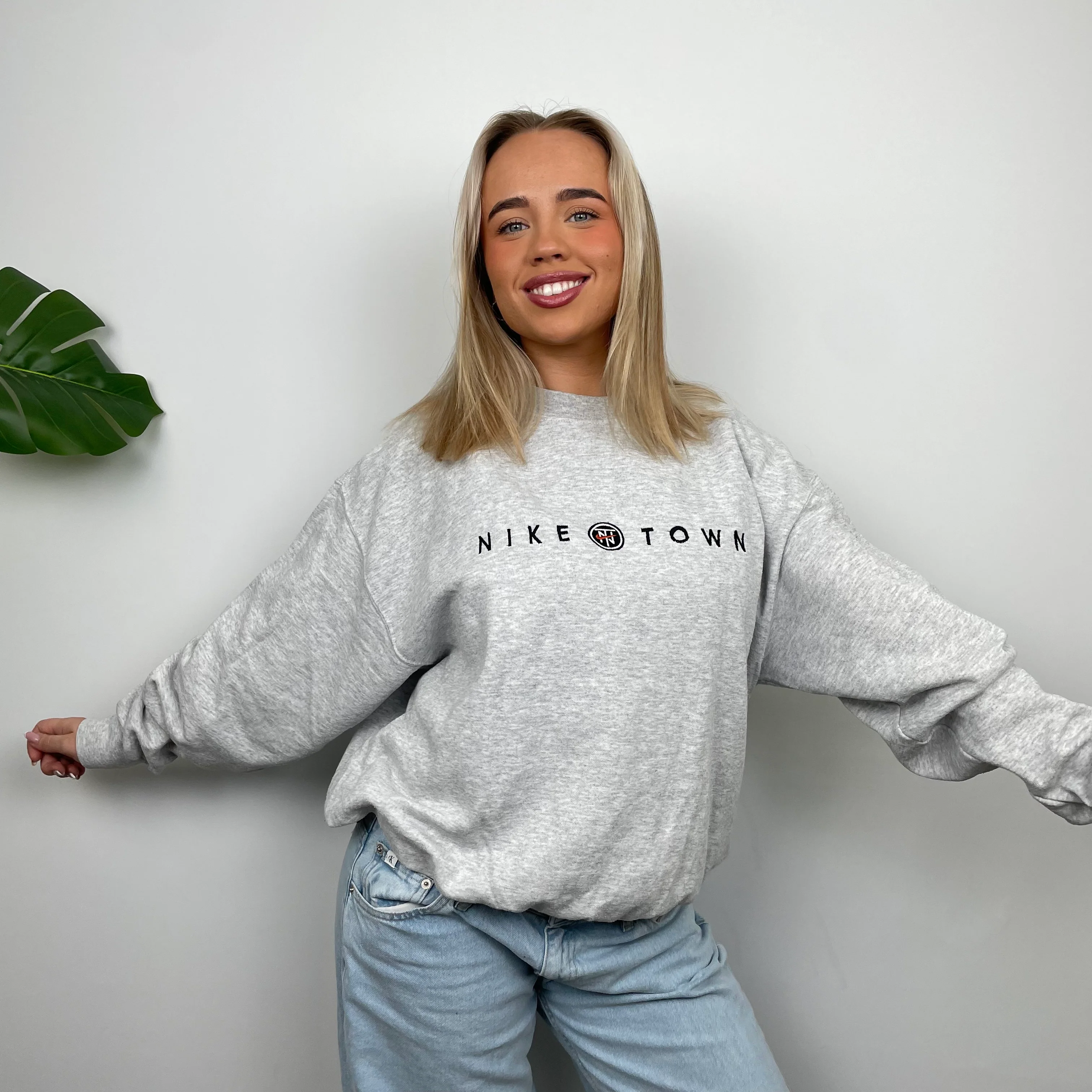 Nike Town Grey Embroidered Spell Out Sweatshirt (L) - Image 8