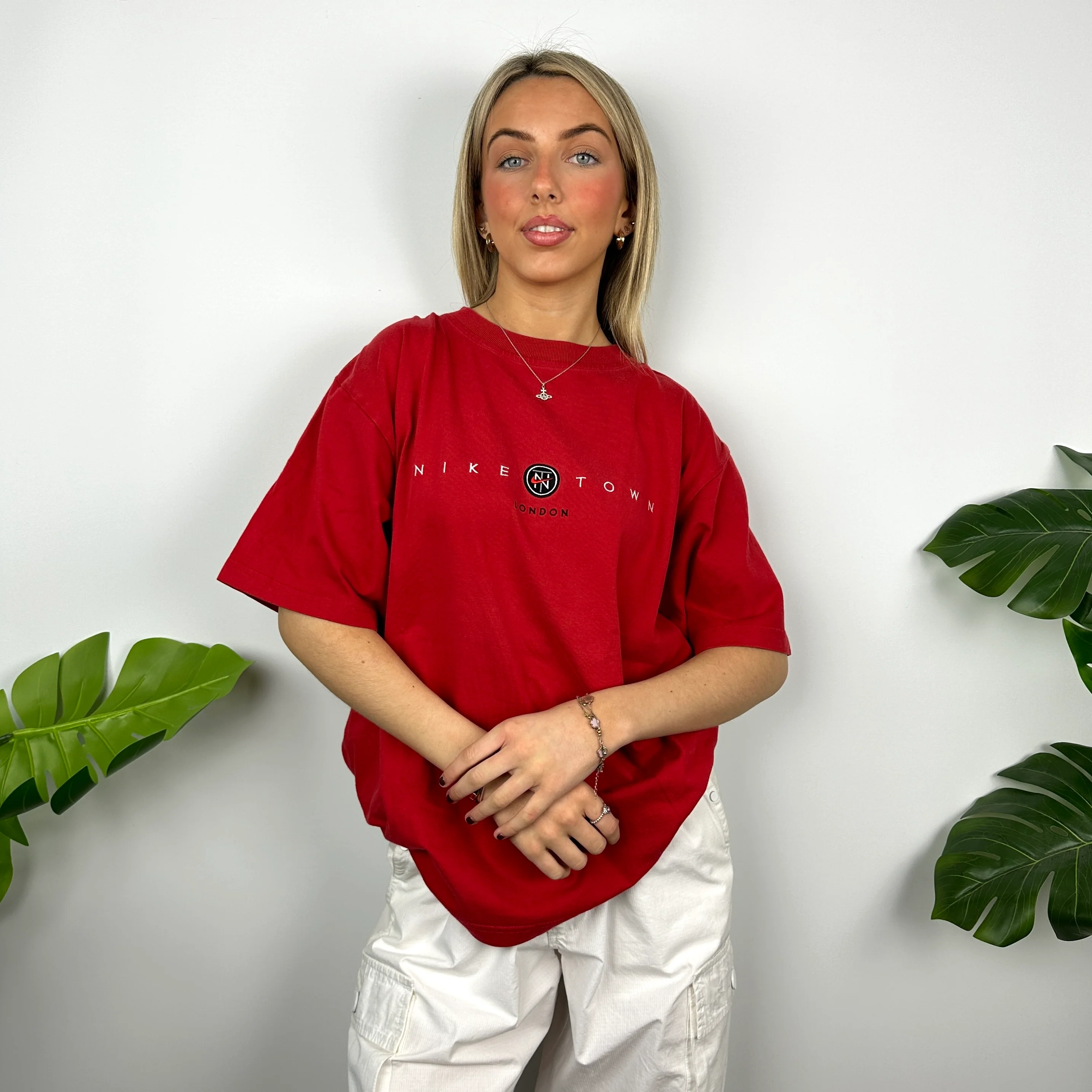 Nike Town London Red Embroidered Spell Out T Shirt (M) - Image 5
