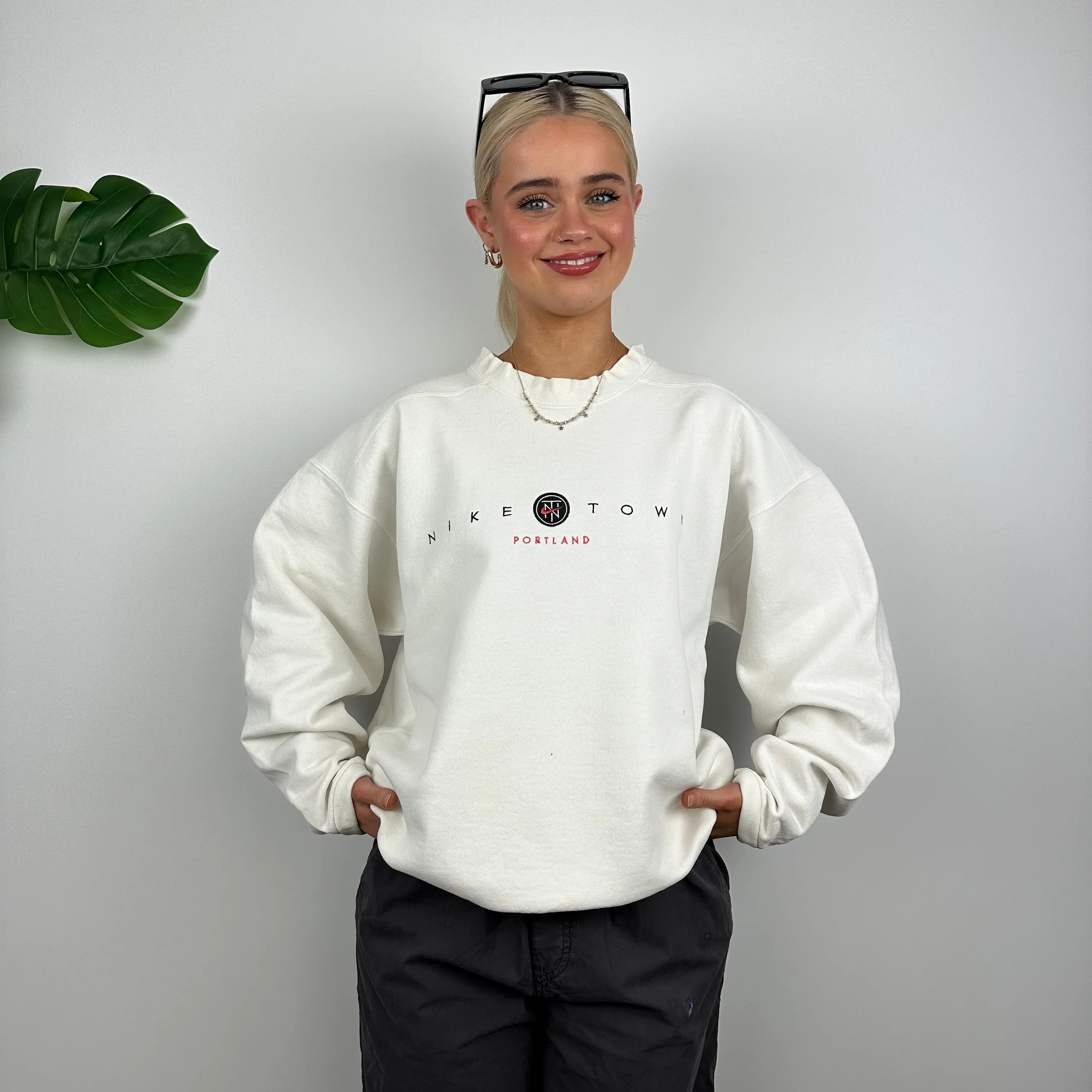Nike Town Portland White Embroidered Spell Out Sweatshirt (M) - Image 3