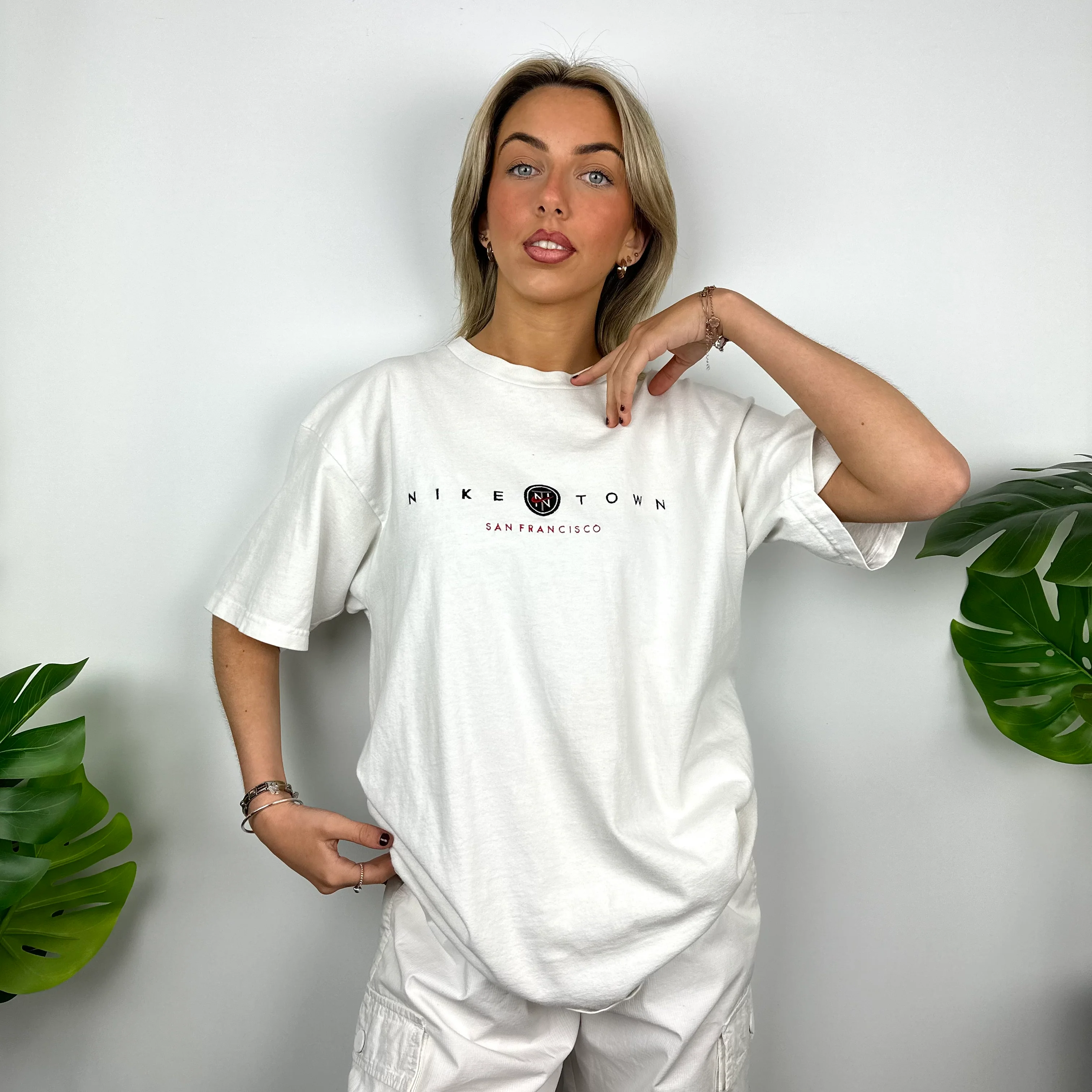 Nike Town San Francisco White Embroidered Spell Out T Shirt (L) - Image 2