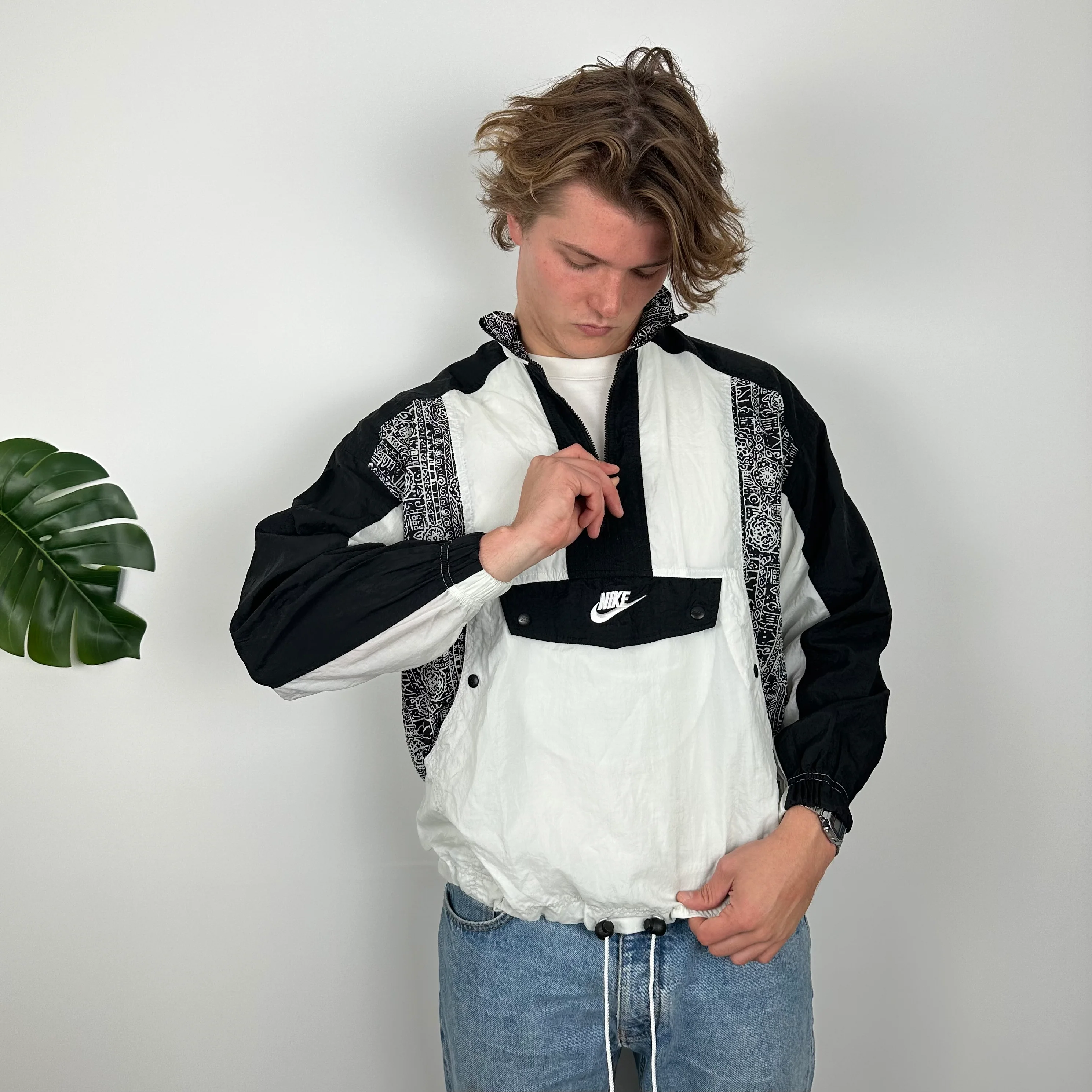 Nike White & Black Embroidered Spell Out Quarter Zip Windbreaker Jacket (M) - Image 4