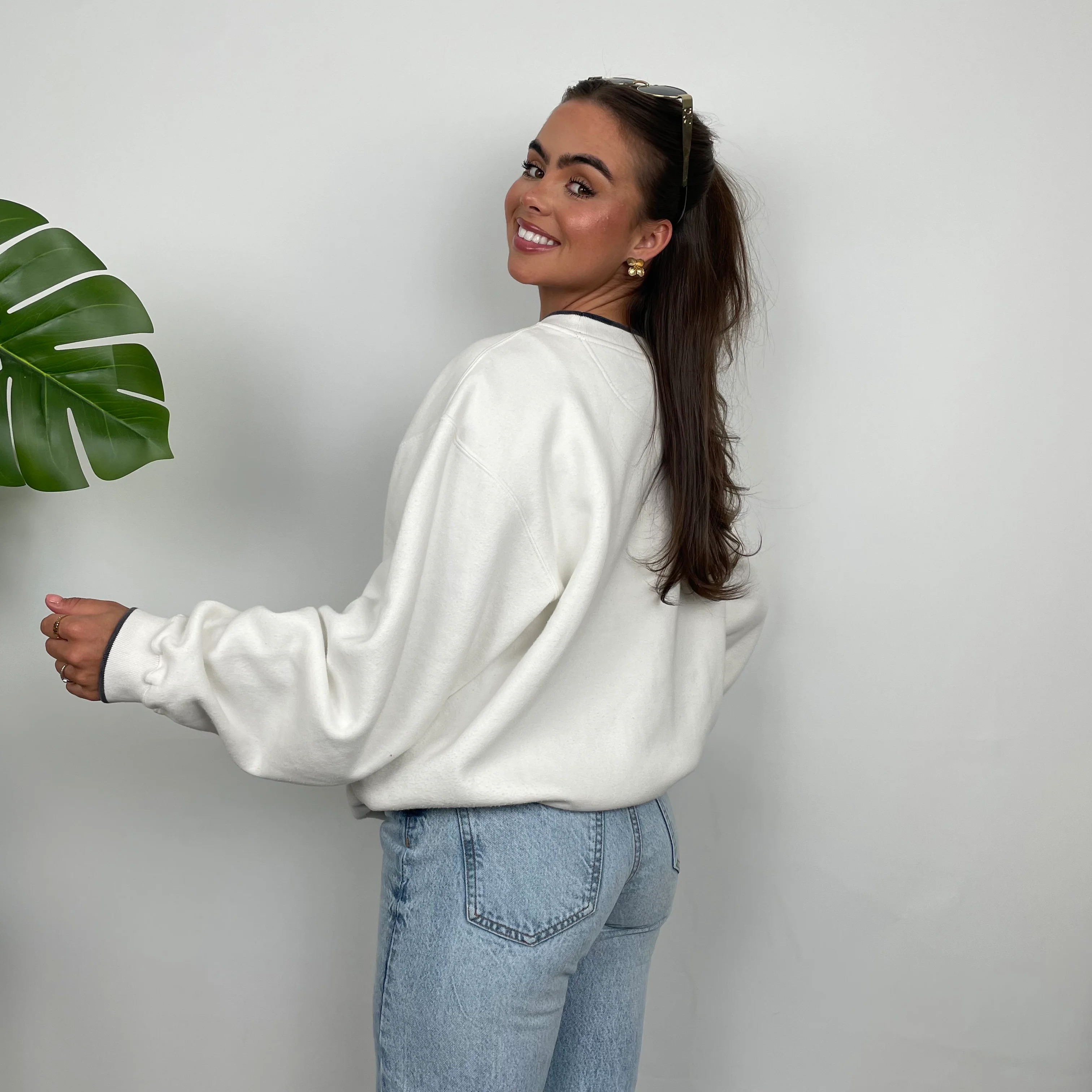 Nike White Embroidered Centre Swoosh Sweatshirt (S) - Image 7