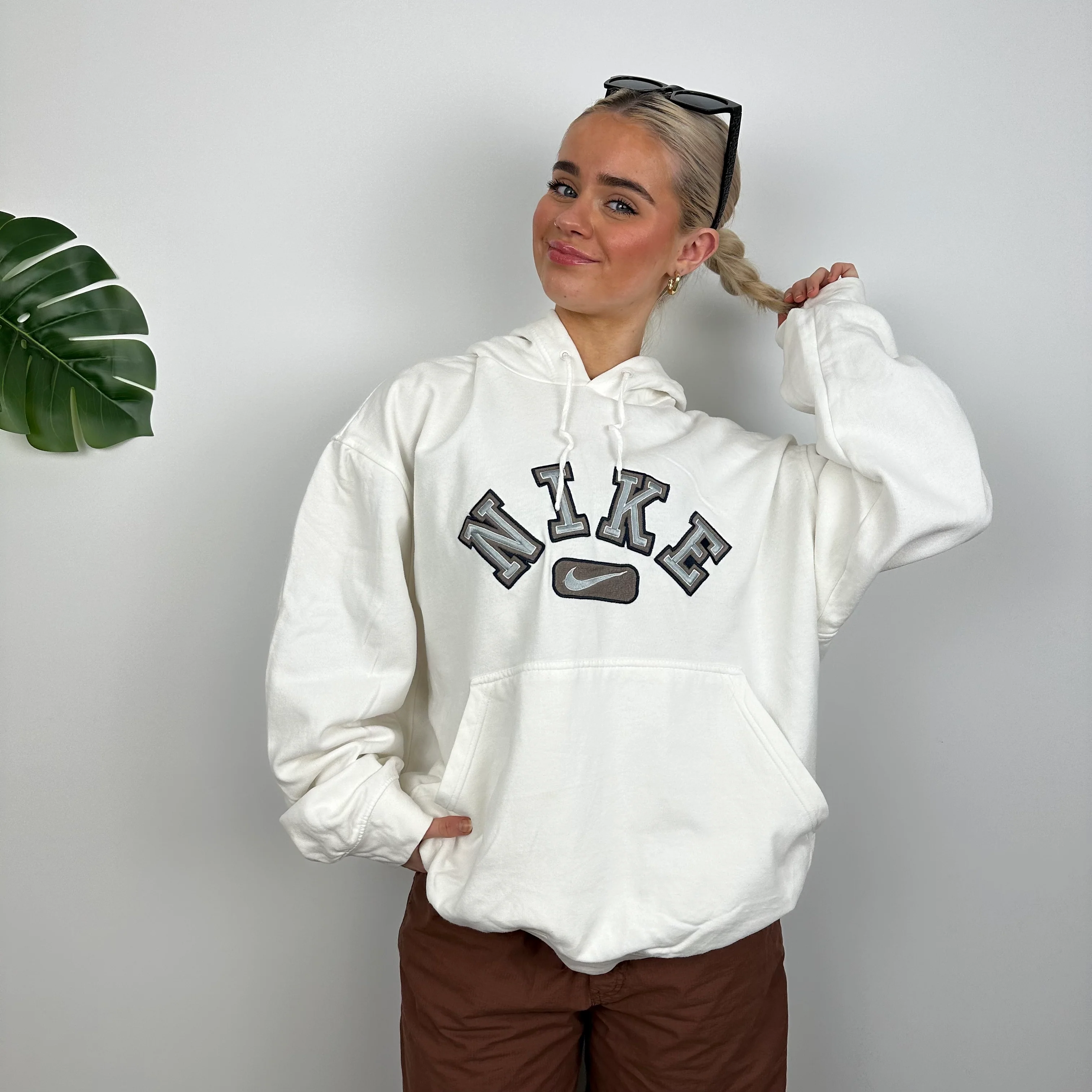 Nike White Embroidered Spell Out Hoodie (L)