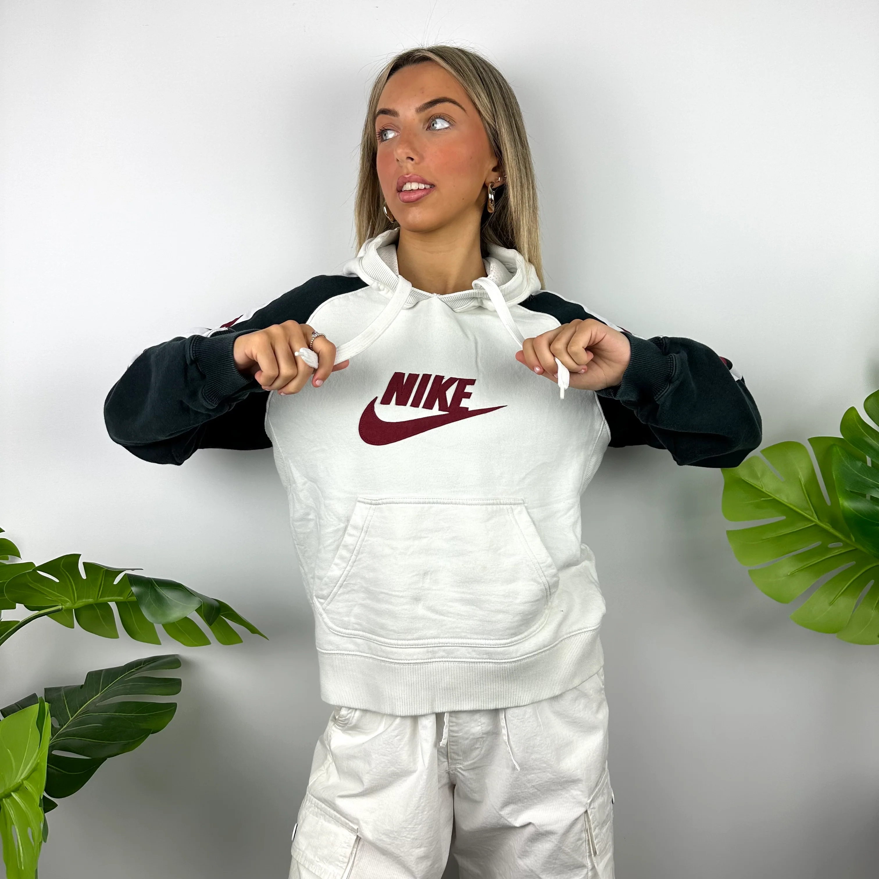 Nike White Embroidered Spell Out Hoodie (S) - Image 3