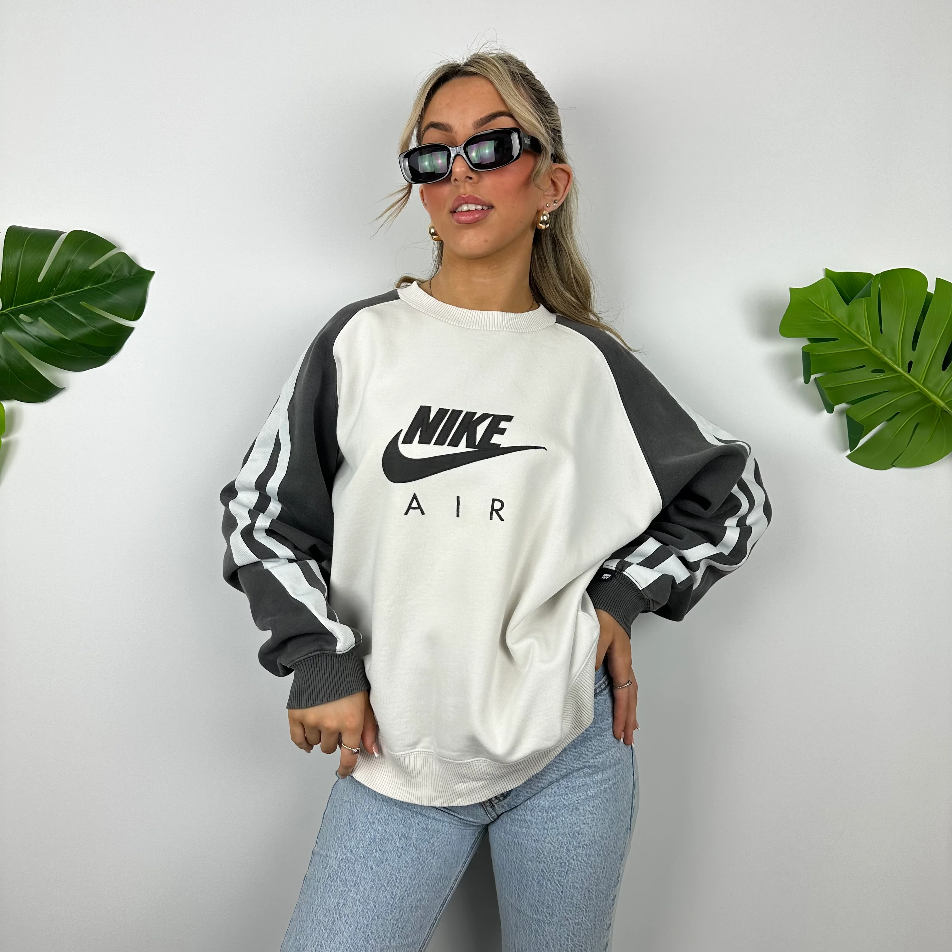 Nike White Embroidered Spell Out Sweatshirt (M) - Image 2