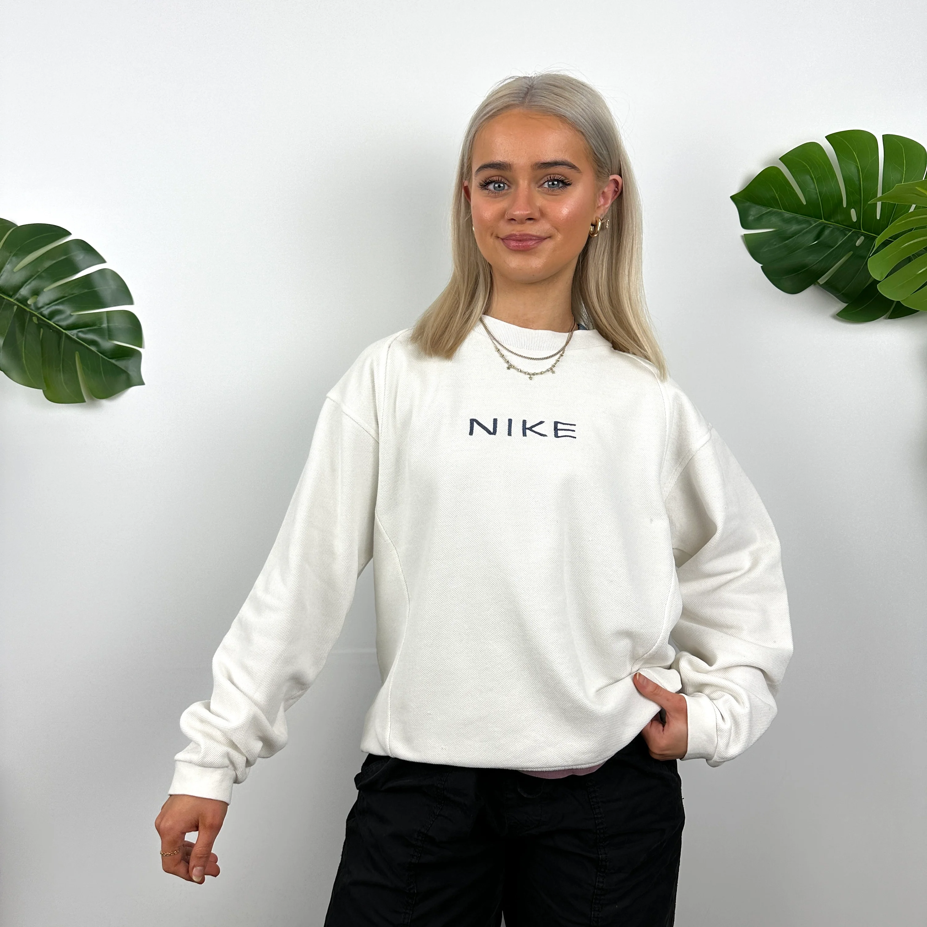 Nike White Embroidered Spell Out Sweatshirt (S) - Image 3