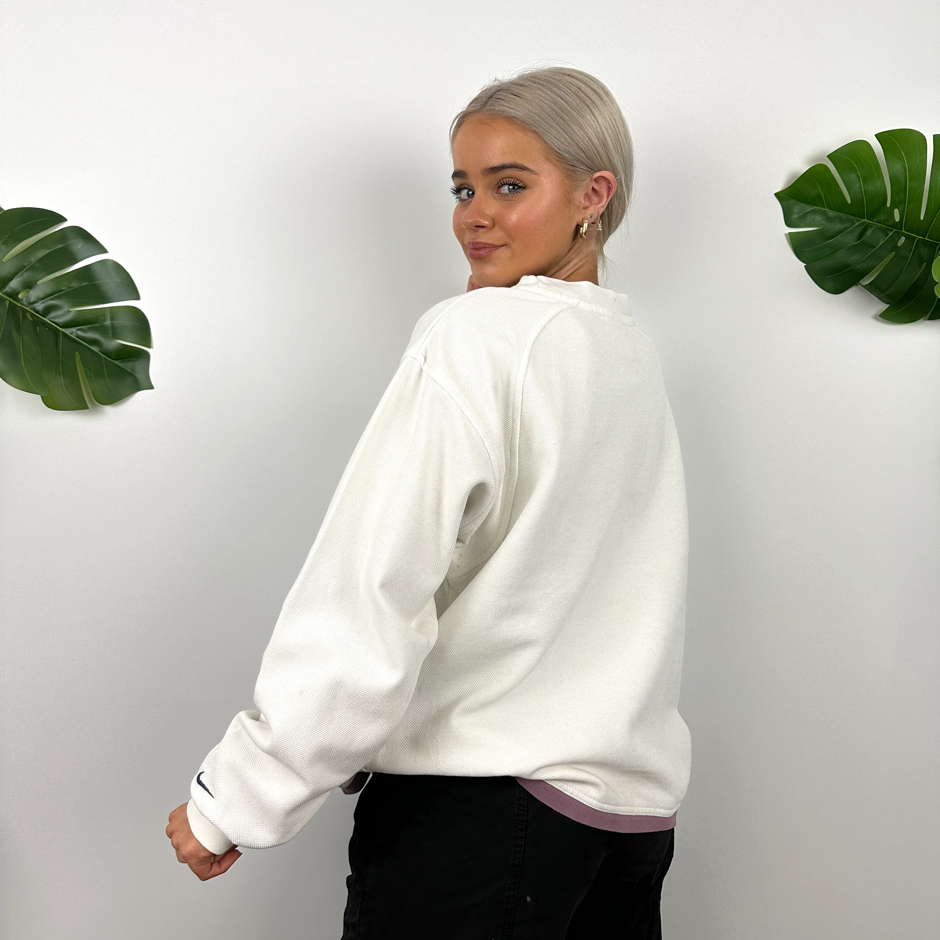Nike White Embroidered Spell Out Sweatshirt (S) - Image 5