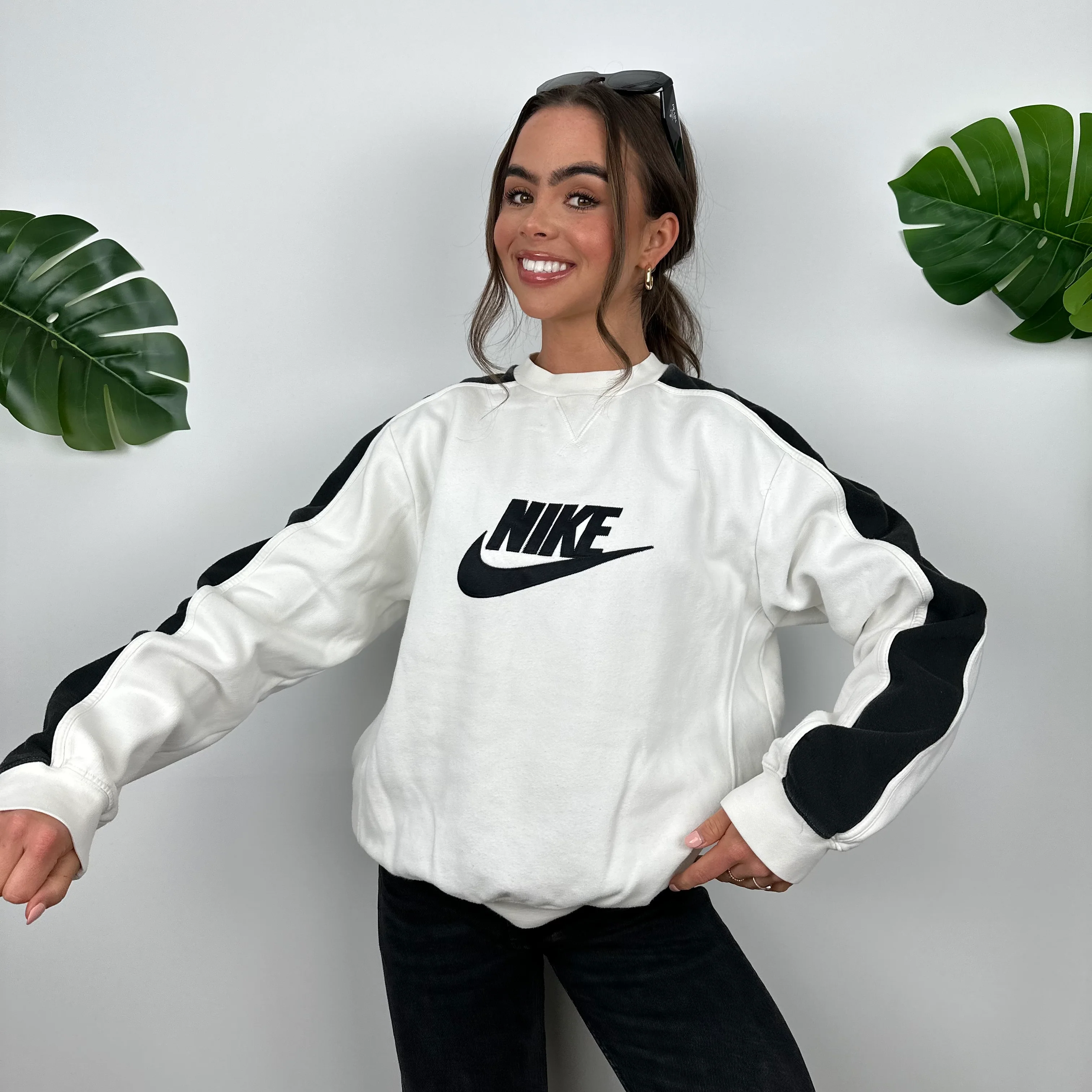 Nike White Embroidered Spell Out Sweatshirt (M) - Image 2