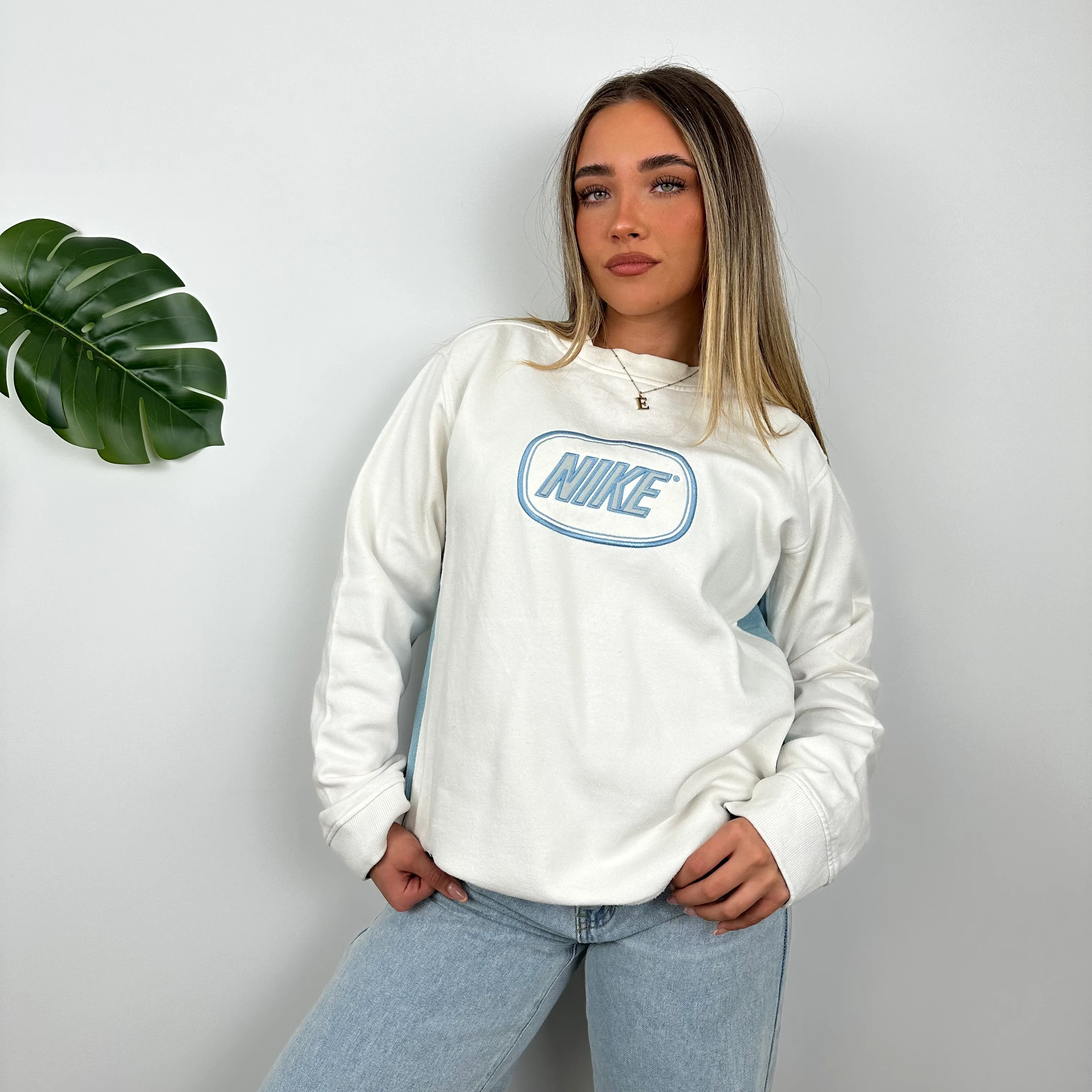 Nike White Embroidered Spell Out Sweatshirt (S) - Image 6