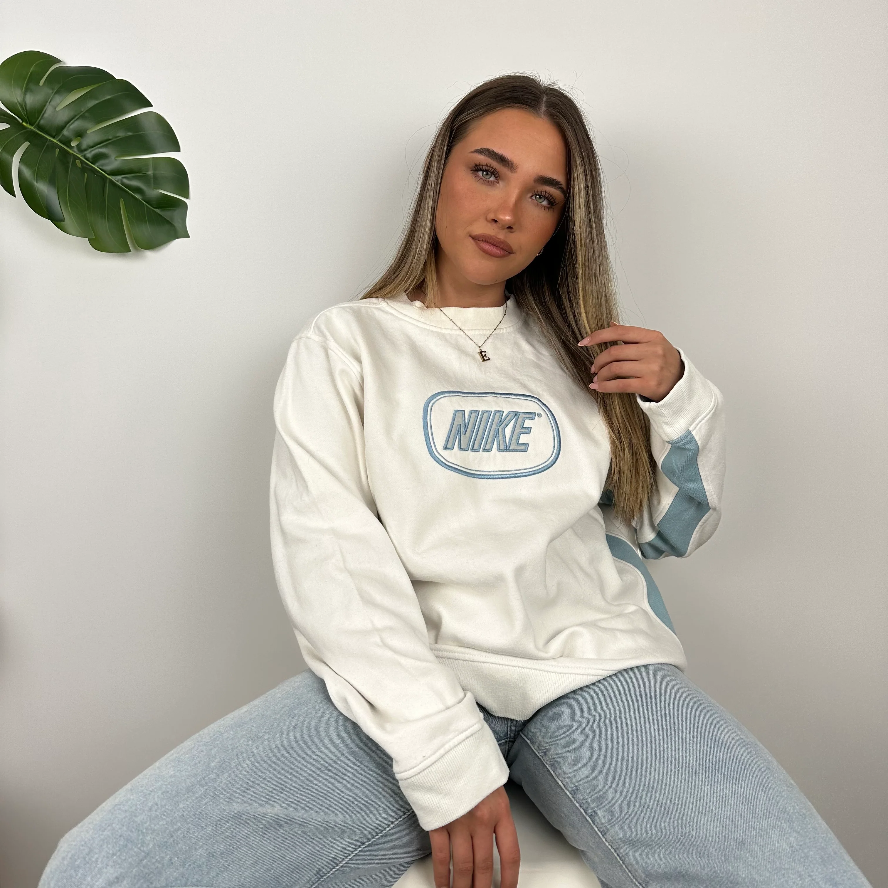 Nike White Embroidered Spell Out Sweatshirt (S) - Image 8