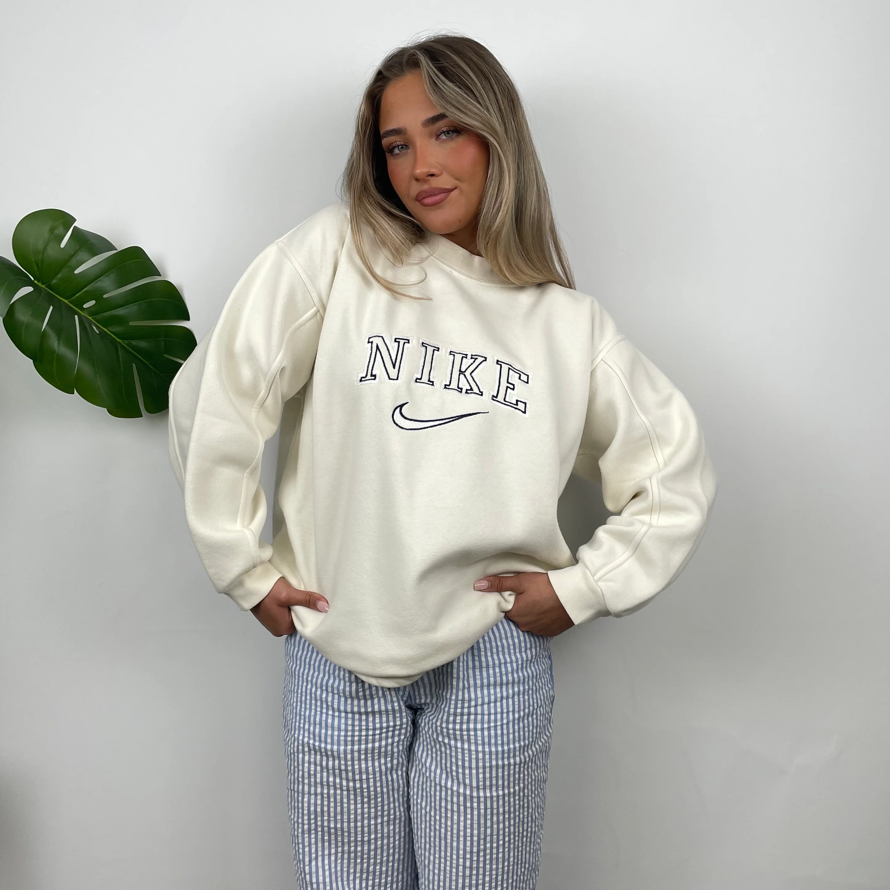 Nike White Embroidered Spell Out Sweatshirt (M) - Image 2