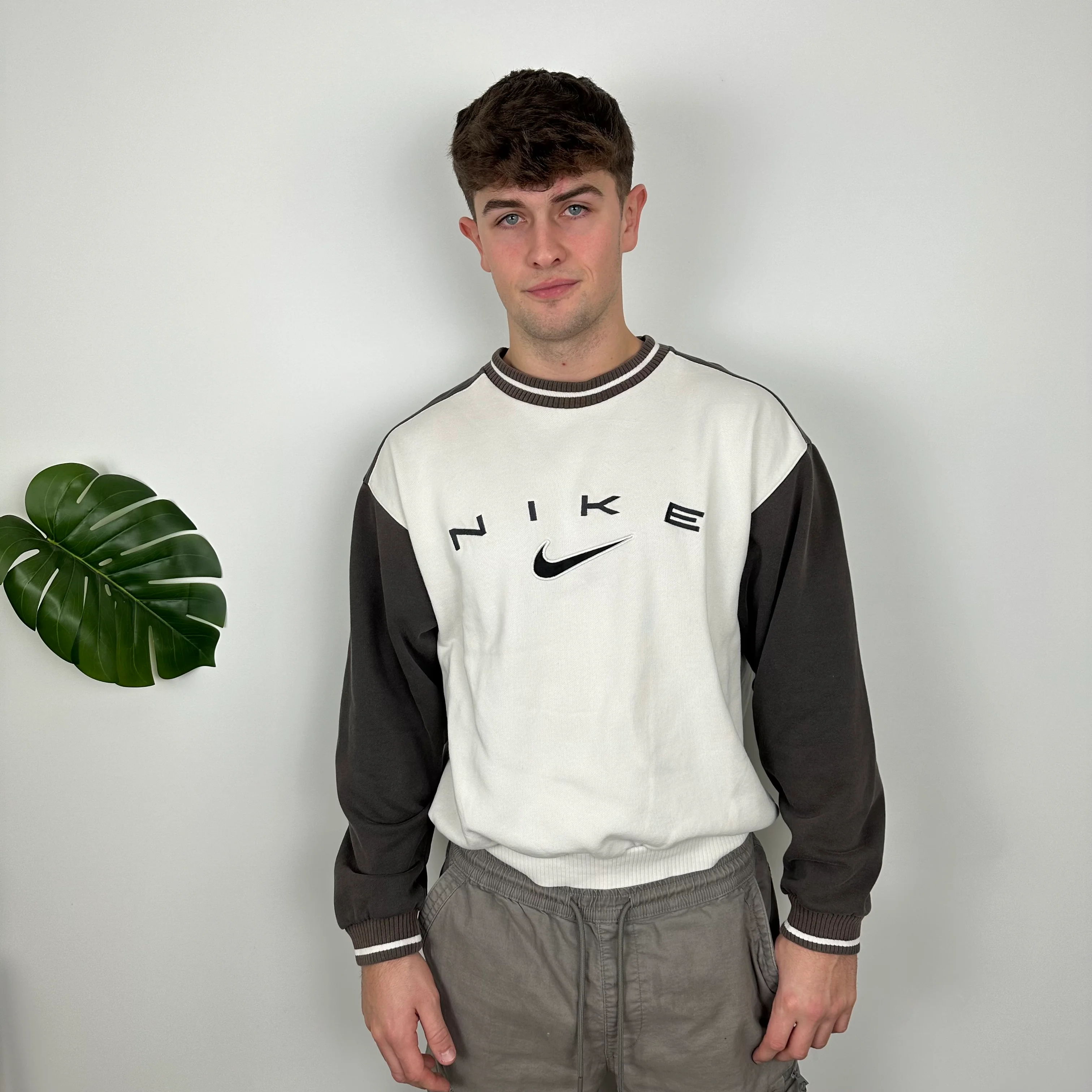 Nike Cream Embroidered Spell Out Sweatshirt (M) - Image 6