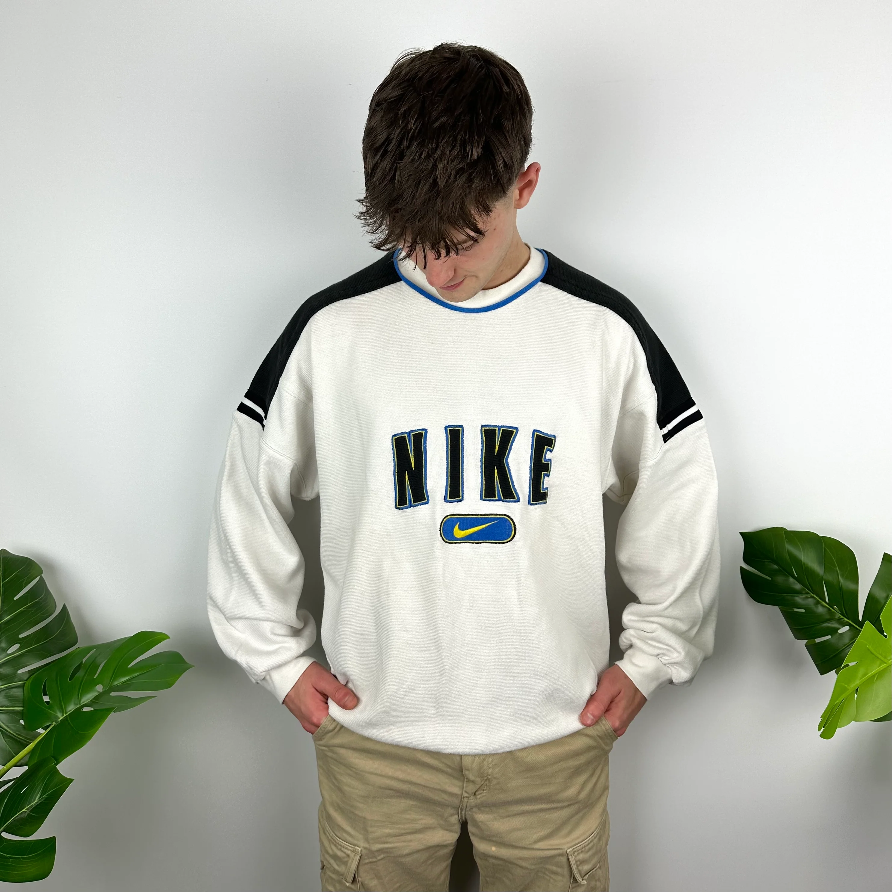 Nike White Embroidered Spell Out Sweatshirt (L) - Image 5