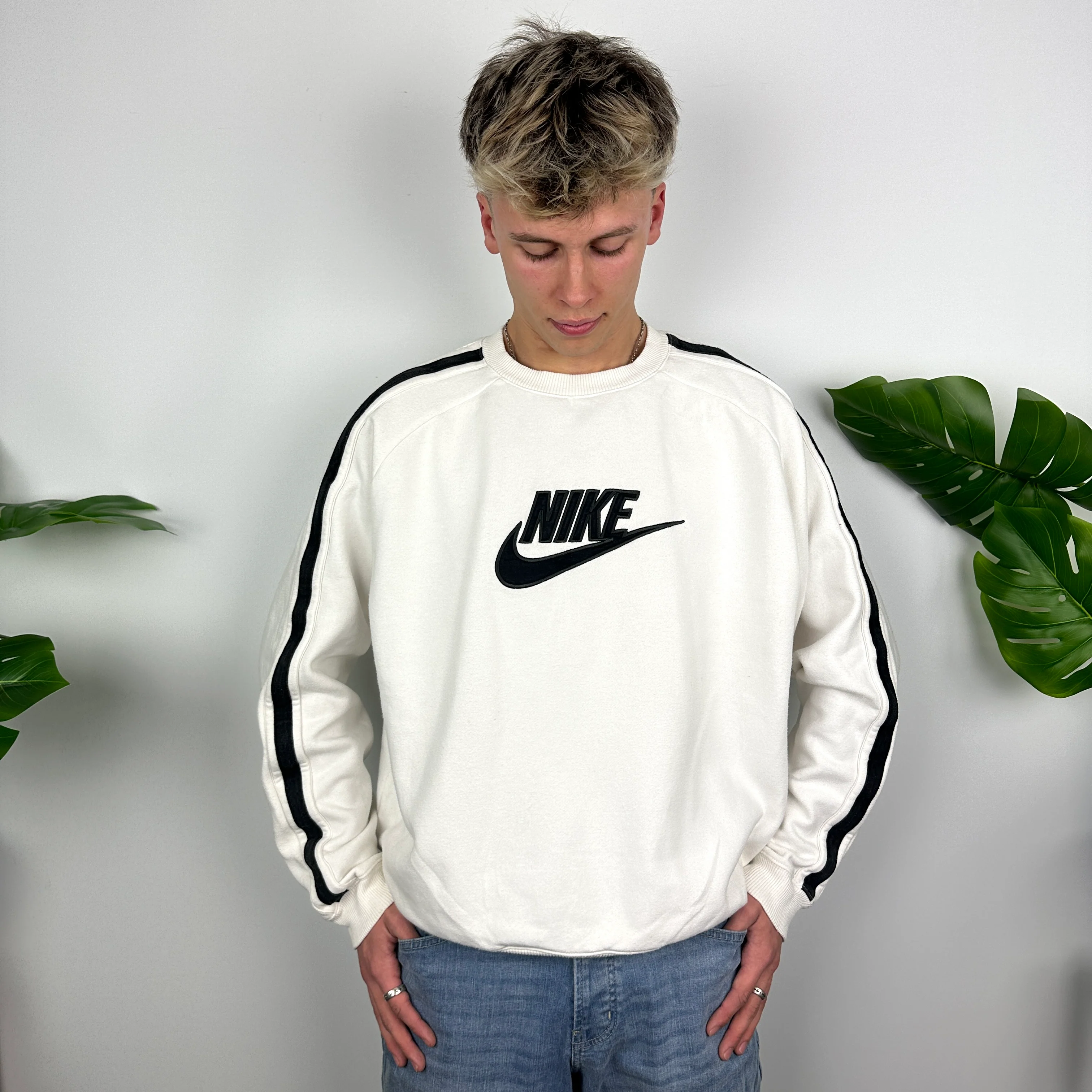 Nike White Embroidered Spell Out Sweatshirt (L) - Image 5