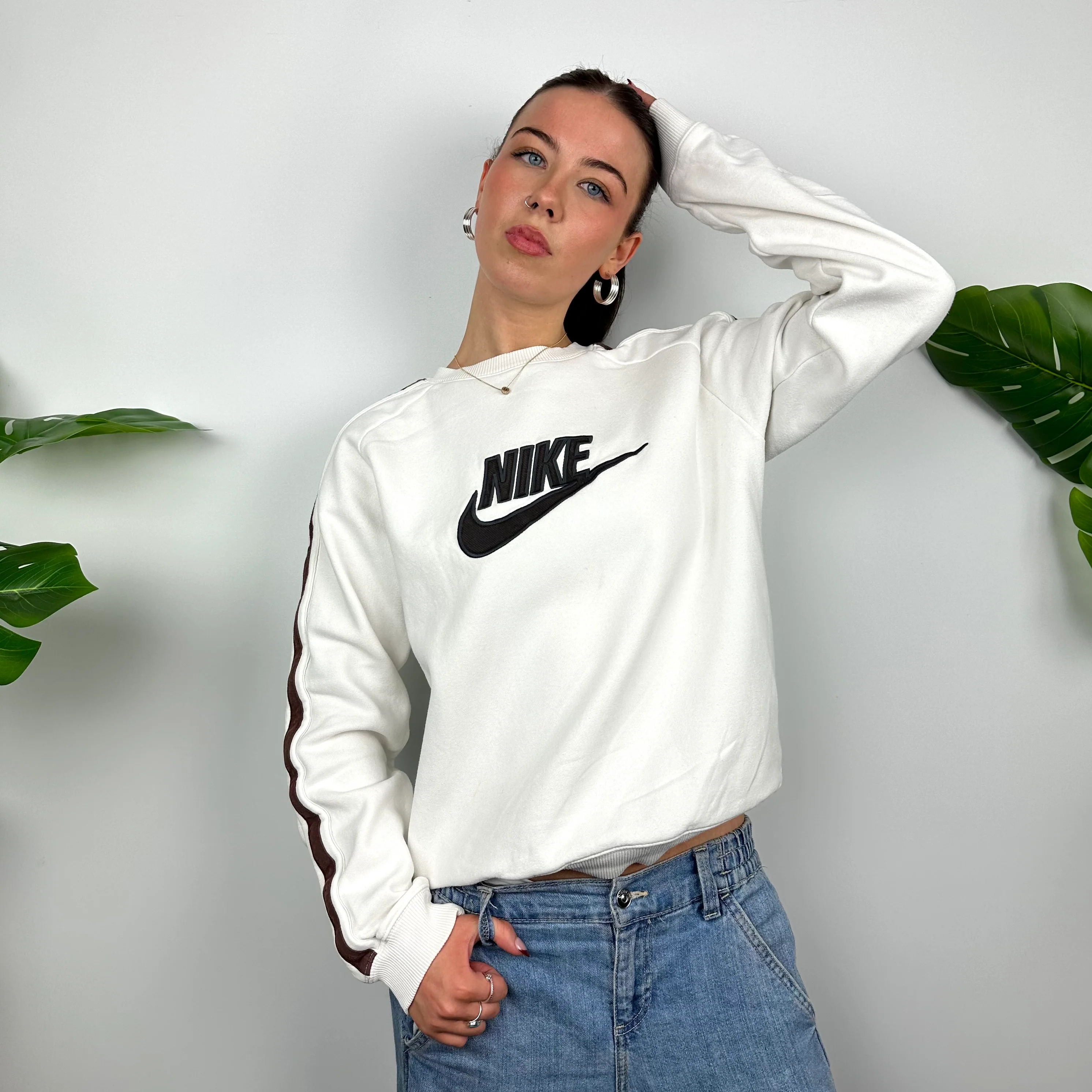 Nike White Embroidered Spell Out Sweatshirt (S) - Image 4