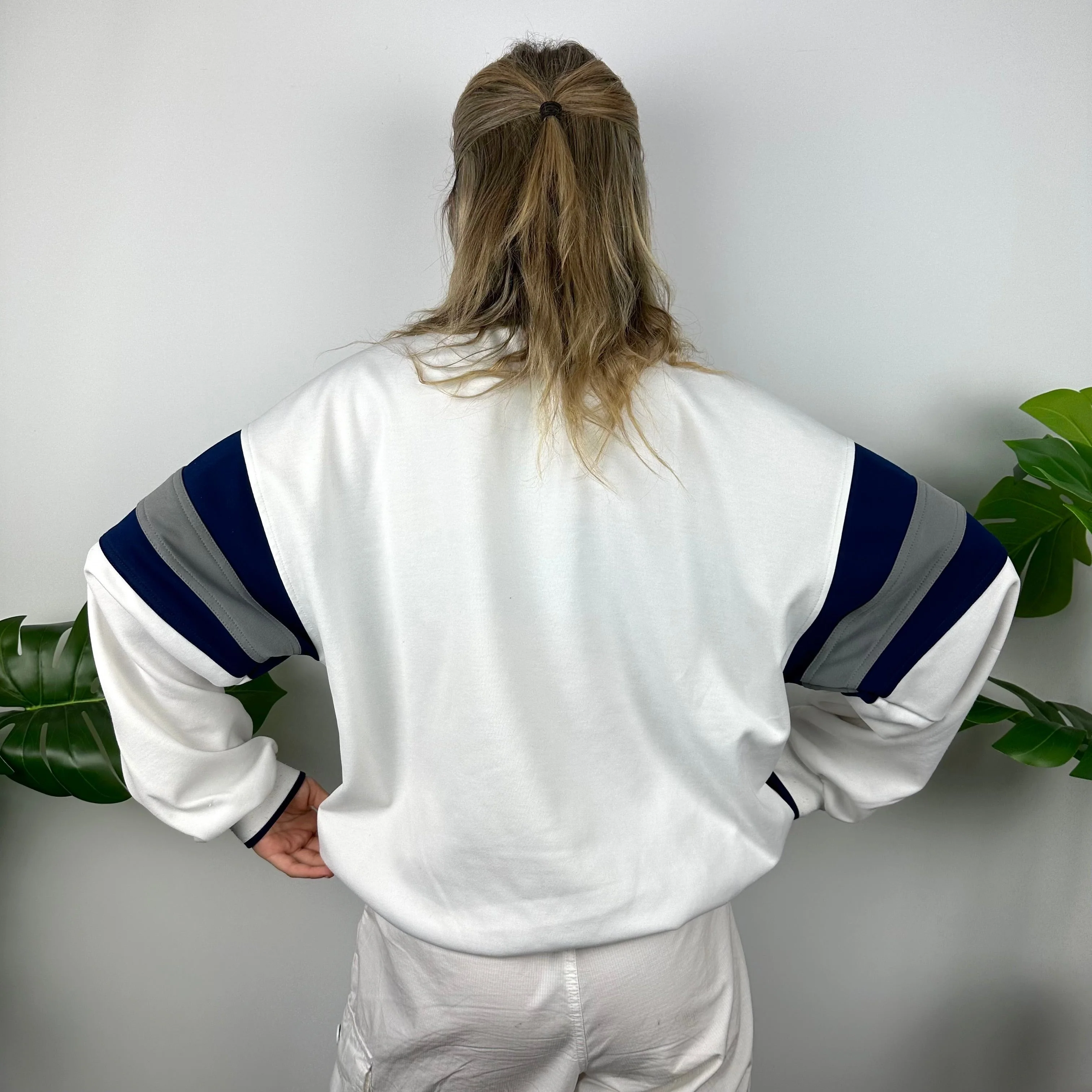 Nike White Embroidered Spell Out Sweatshirt (L) - Image 4