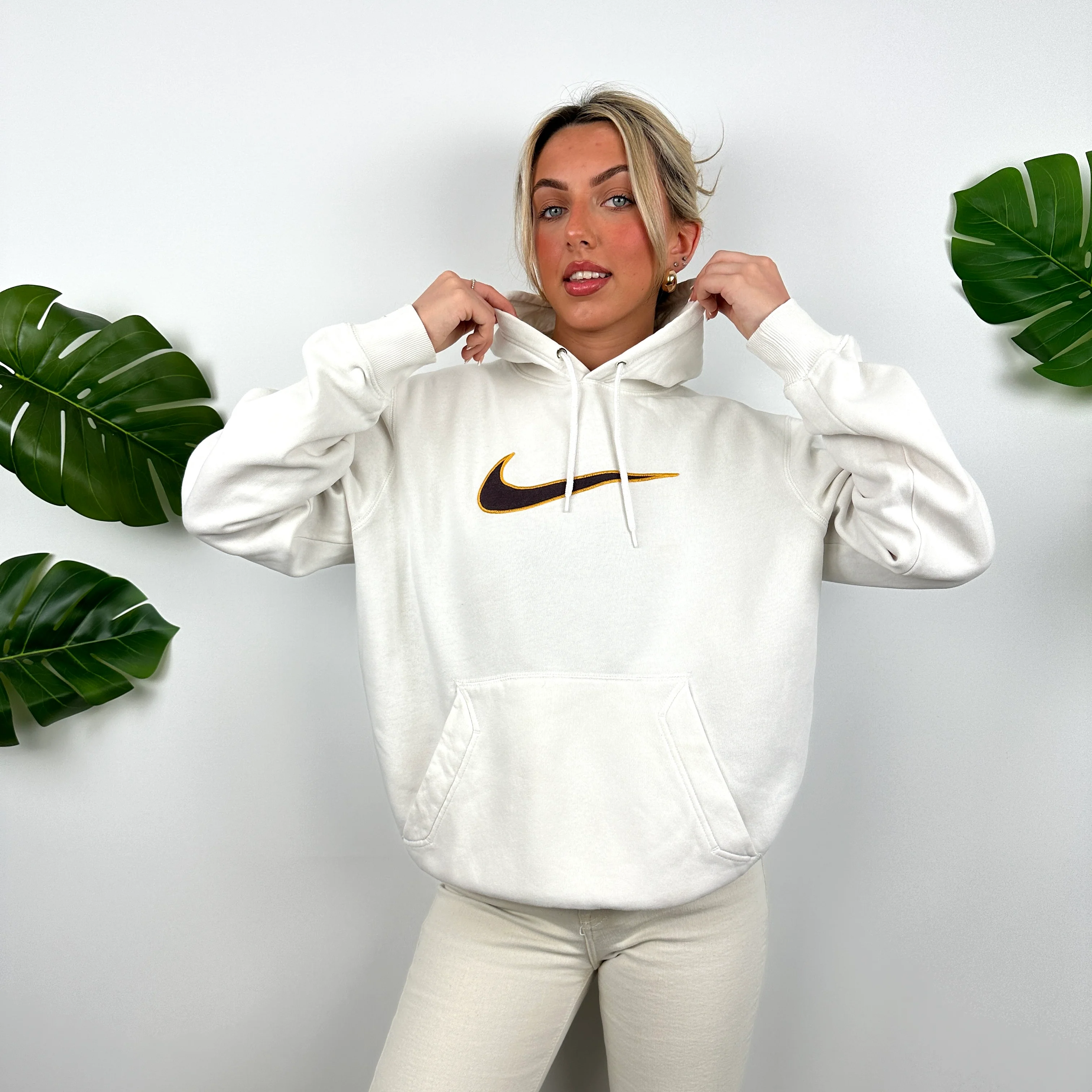 Nike White Embroidered Swoosh Hoodie (L) - Image 4