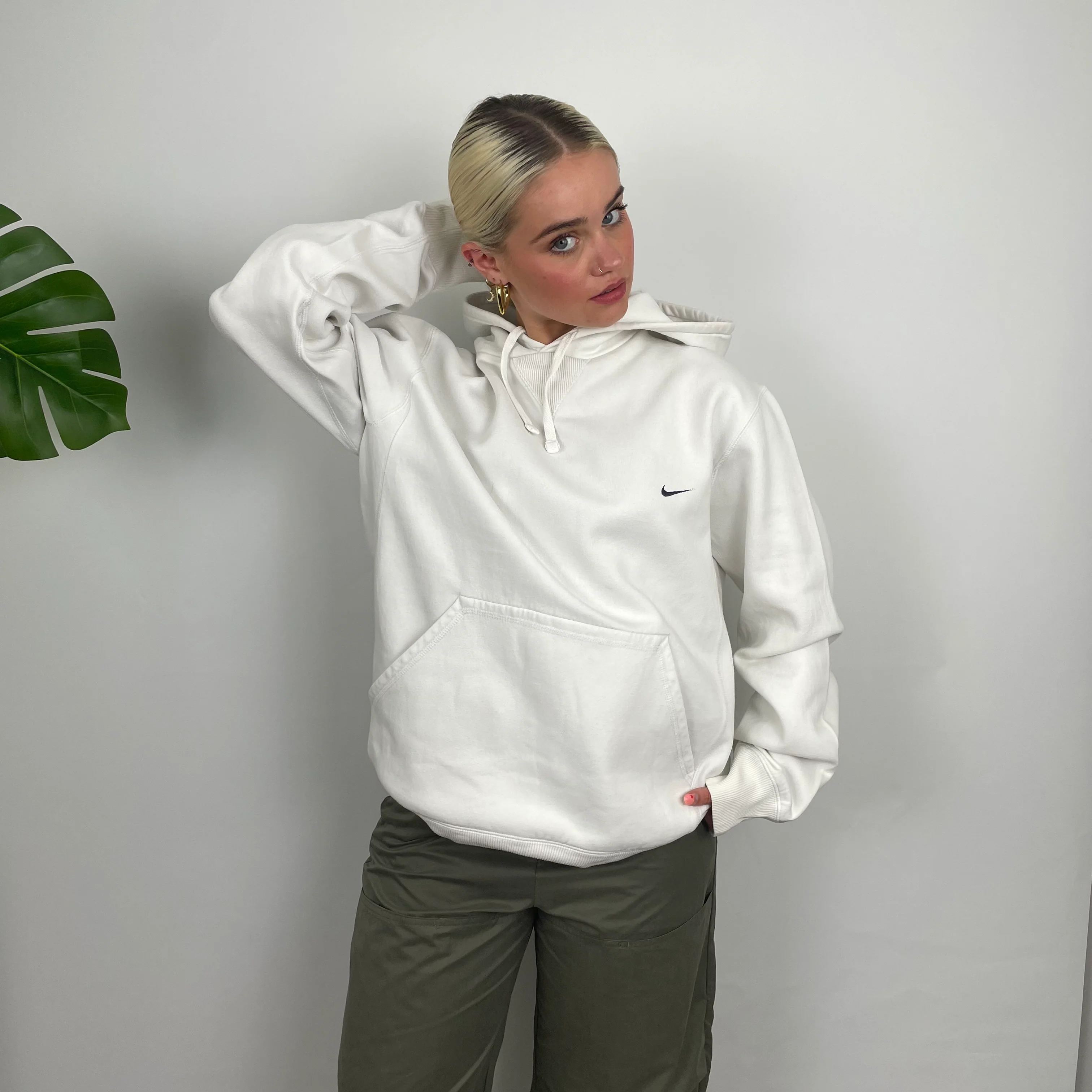 Nike White Embroidered Swoosh Hoodie (M) - Image 4