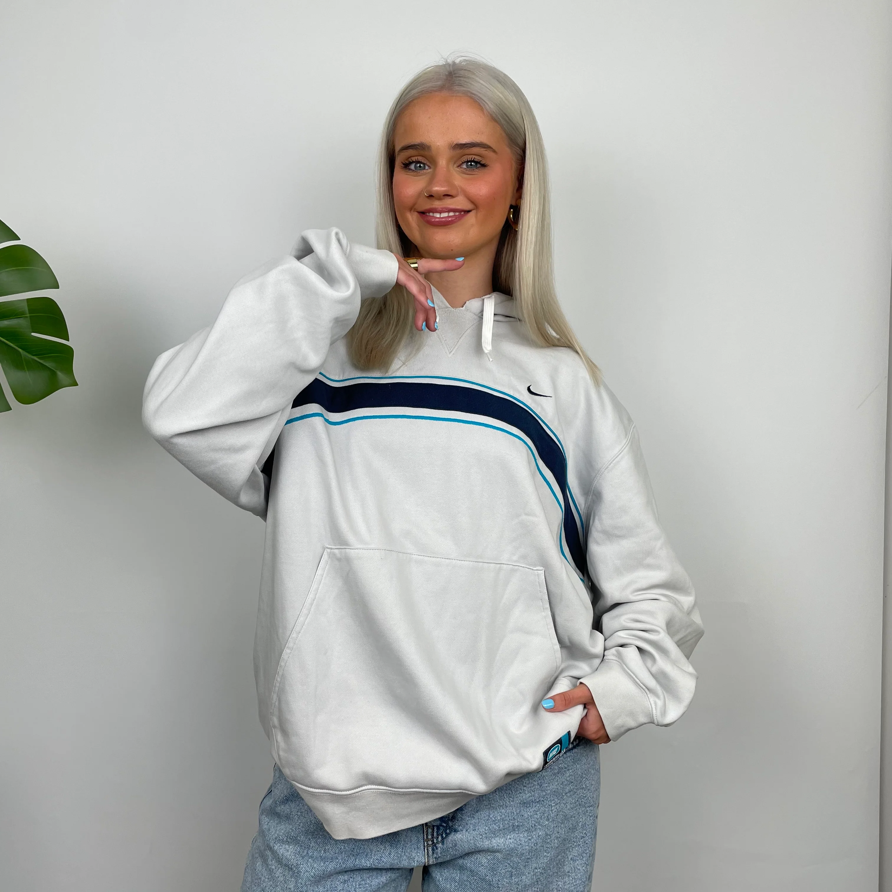 Nike White Embroidered Swoosh Hoodie (XL) - Image 8