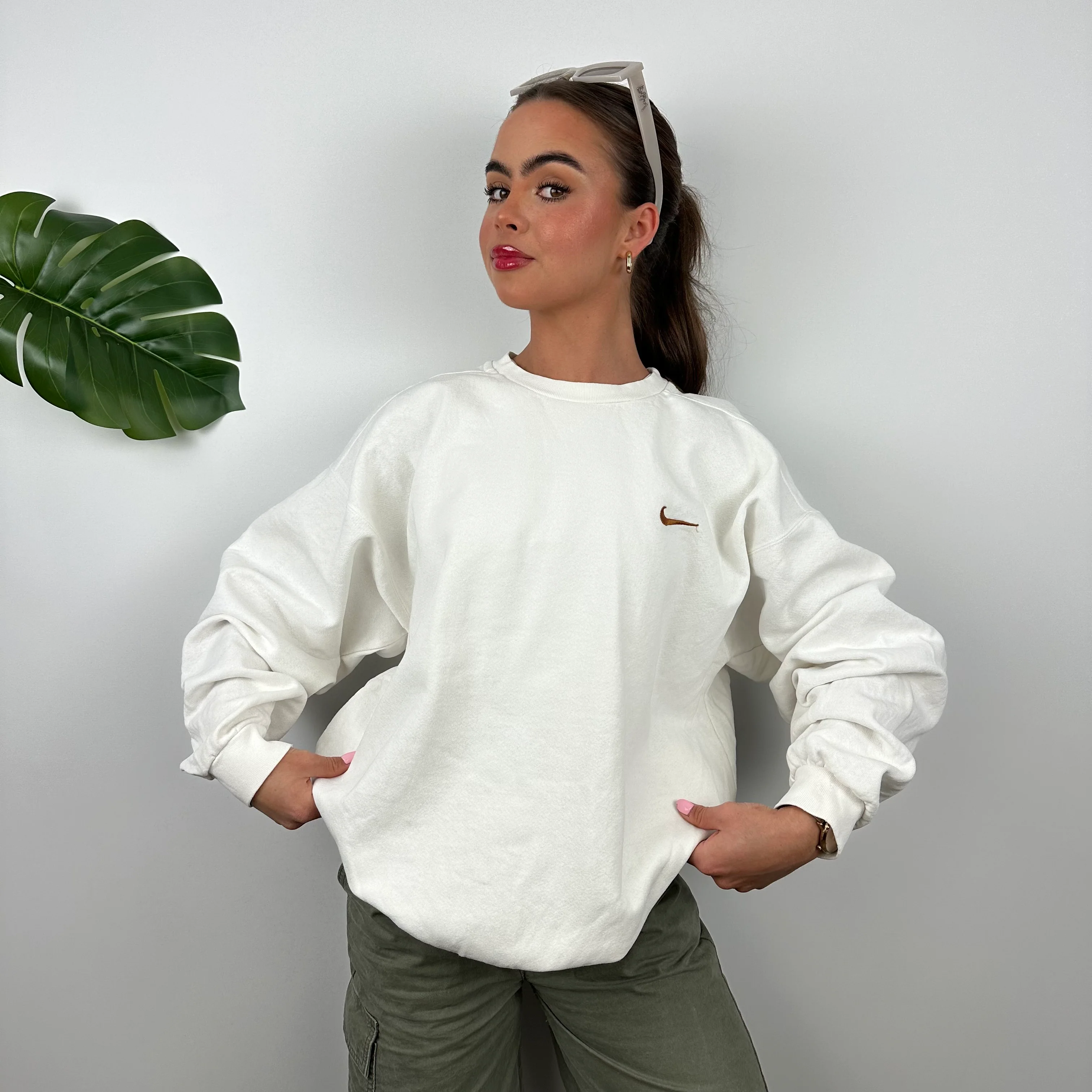 Nike White Embroidered Swoosh Sweatshirt (L) - Image 3