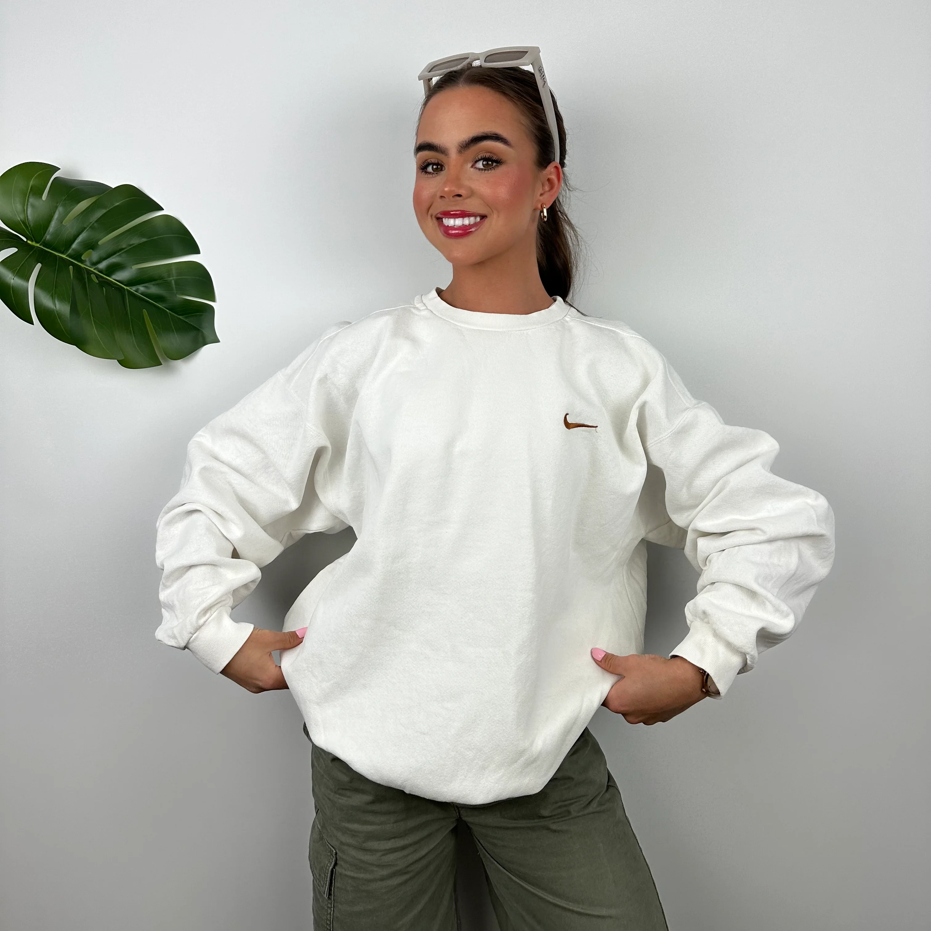 Nike White Embroidered Swoosh Sweatshirt (L) - Image 5