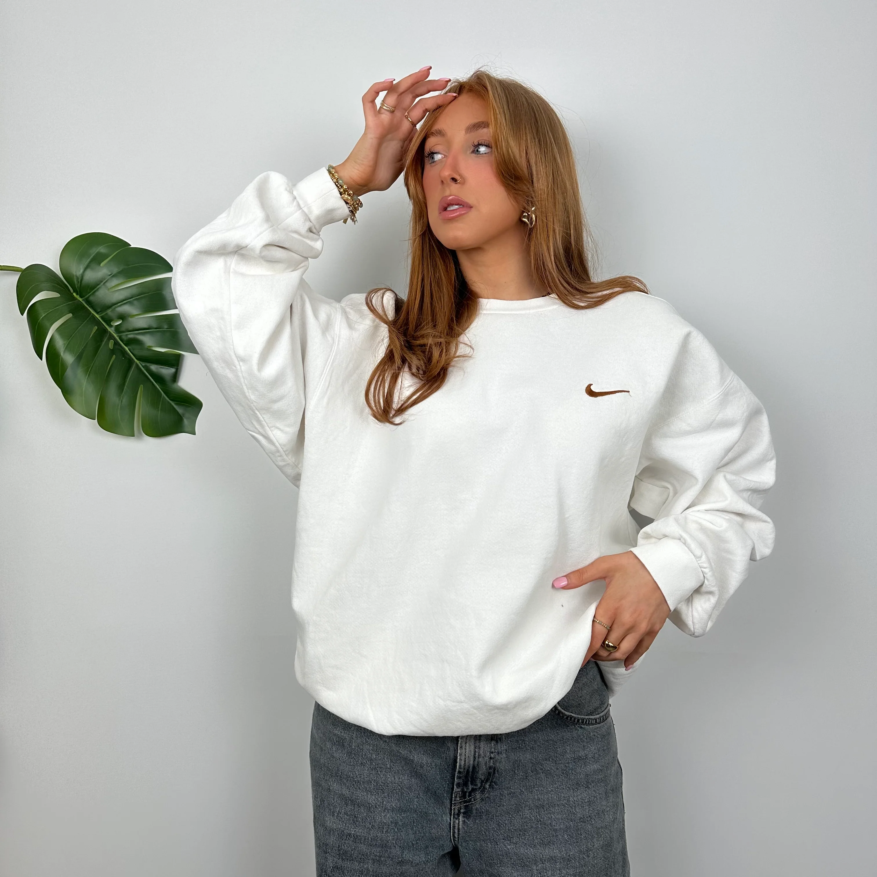 Nike White Embroidered Swoosh Sweatshirt (M) - Image 4