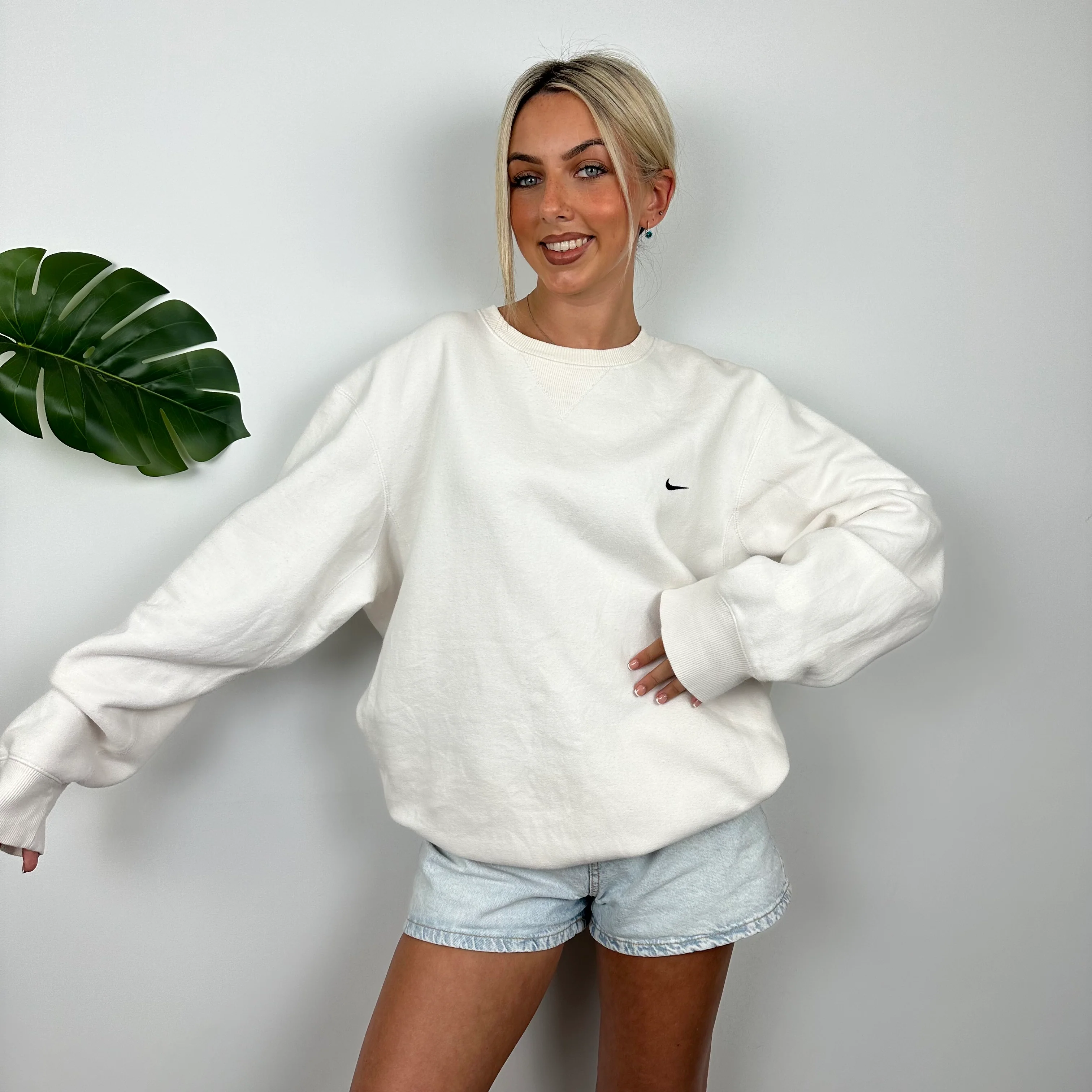 Nike White Embroidered Swoosh Sweatshirt (XL) - Image 2